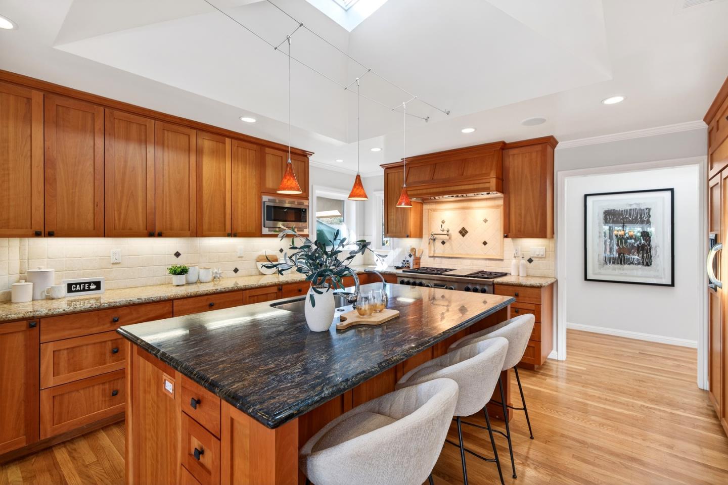 Detail Gallery Image 15 of 60 For 1452 La Crosse Dr, Sunnyvale,  CA 94087 - 4 Beds | 2 Baths