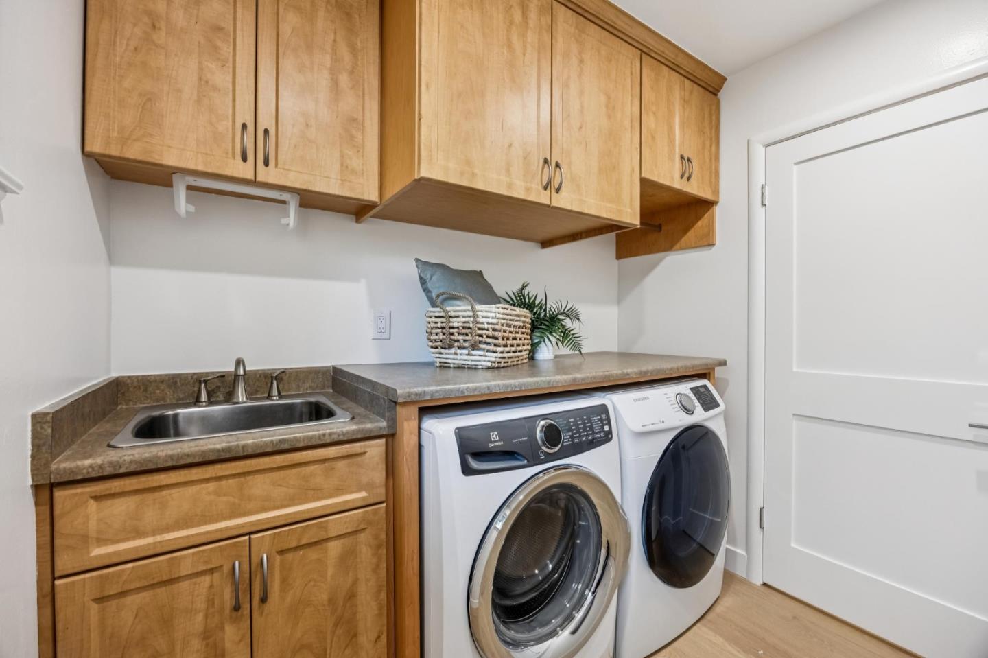 Detail Gallery Image 24 of 51 For 14 Kenmar, Burlingame,  CA 94010 - 3 Beds | 3 Baths