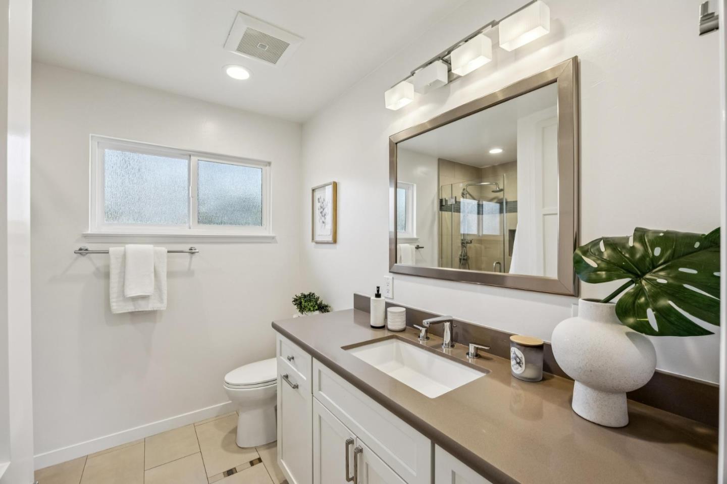 Detail Gallery Image 25 of 51 For 14 Kenmar, Burlingame,  CA 94010 - 3 Beds | 3 Baths