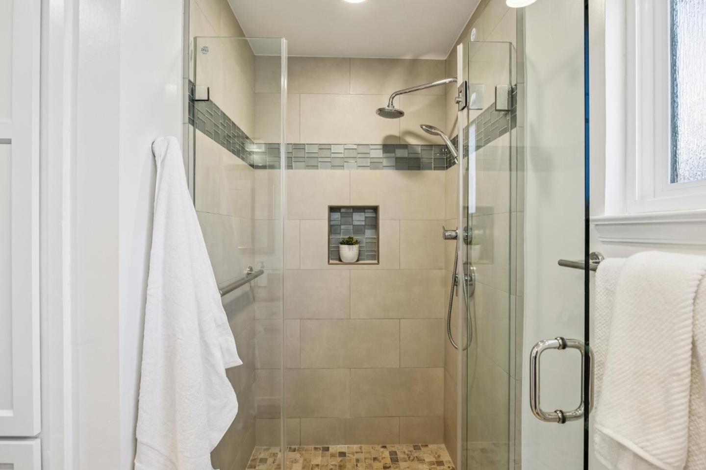 Detail Gallery Image 26 of 51 For 14 Kenmar, Burlingame,  CA 94010 - 3 Beds | 3 Baths