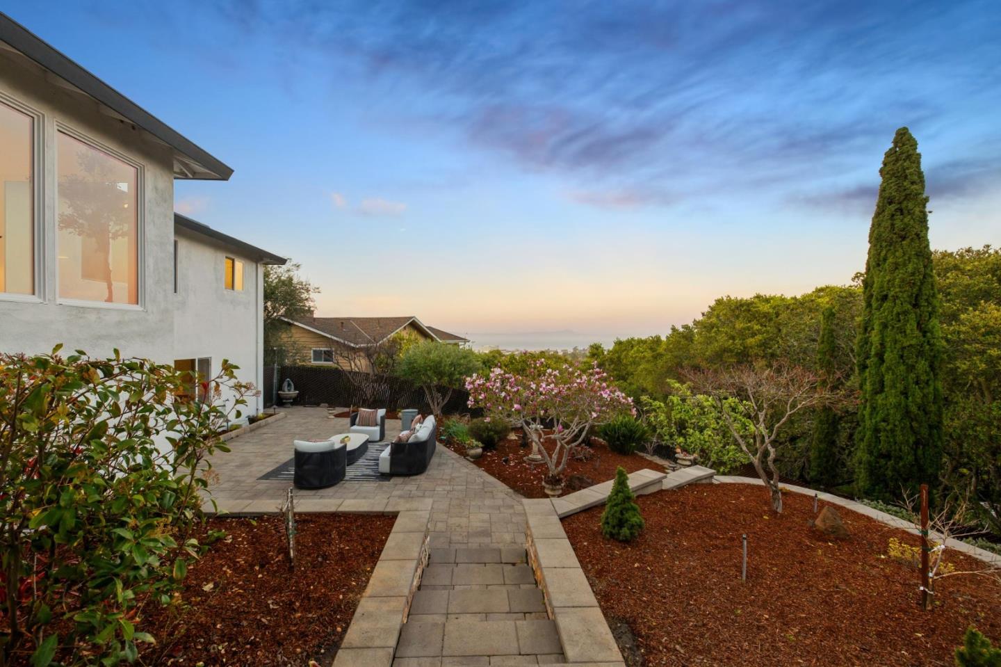 Detail Gallery Image 45 of 51 For 14 Kenmar, Burlingame,  CA 94010 - 3 Beds | 3 Baths