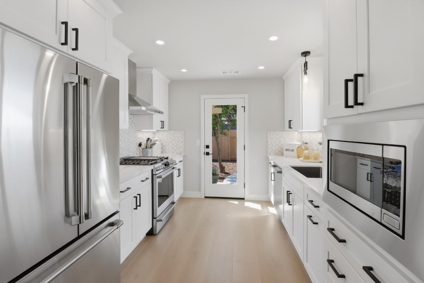 Detail Gallery Image 9 of 36 For 473 N 19th St, San Jose,  CA 95112 - 3 Beds | 2 Baths