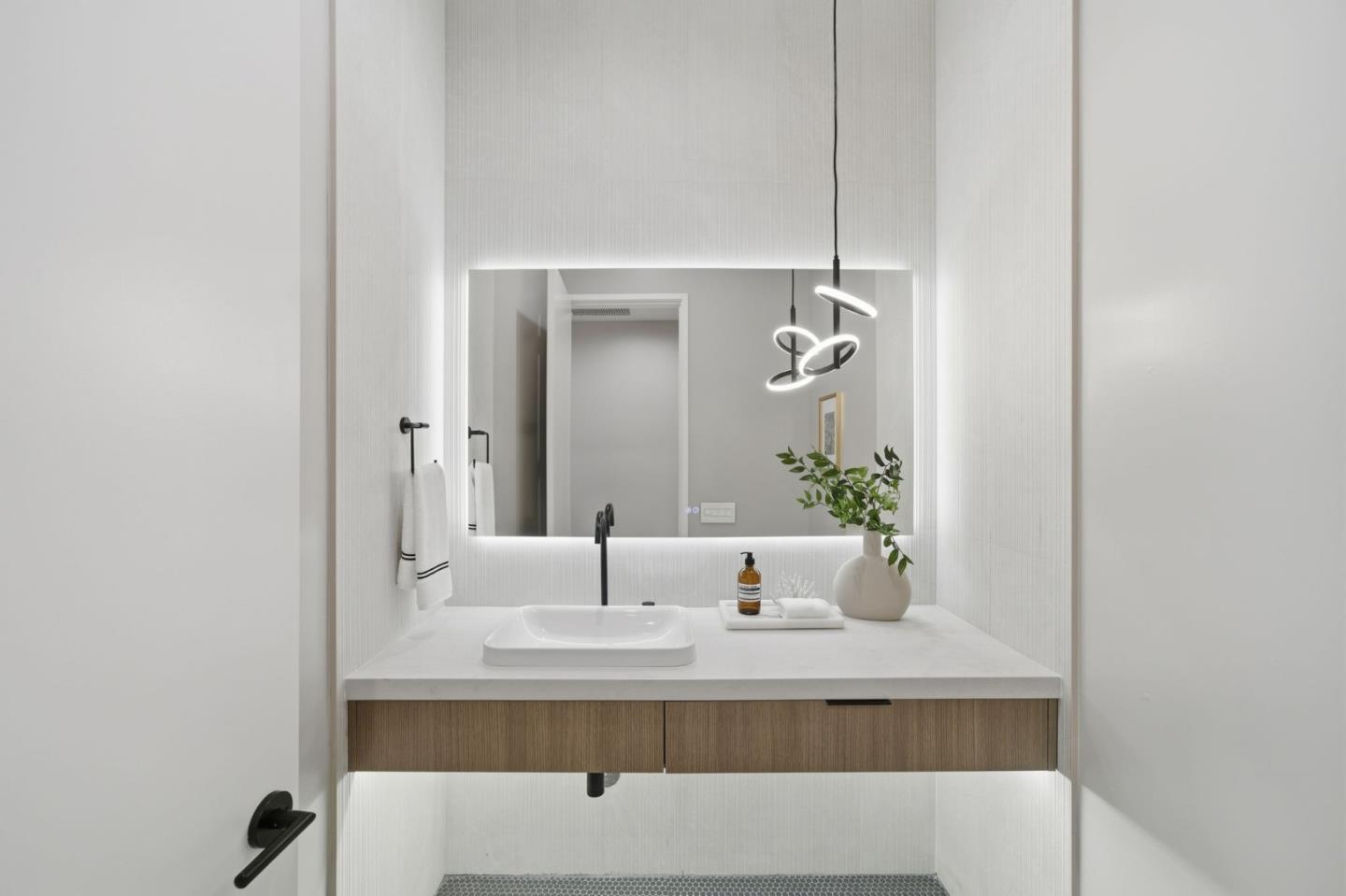 Detail Gallery Image 27 of 49 For 90 Crescent Dr, Palo Alto,  CA 94301 - 5 Beds | 5/2 Baths