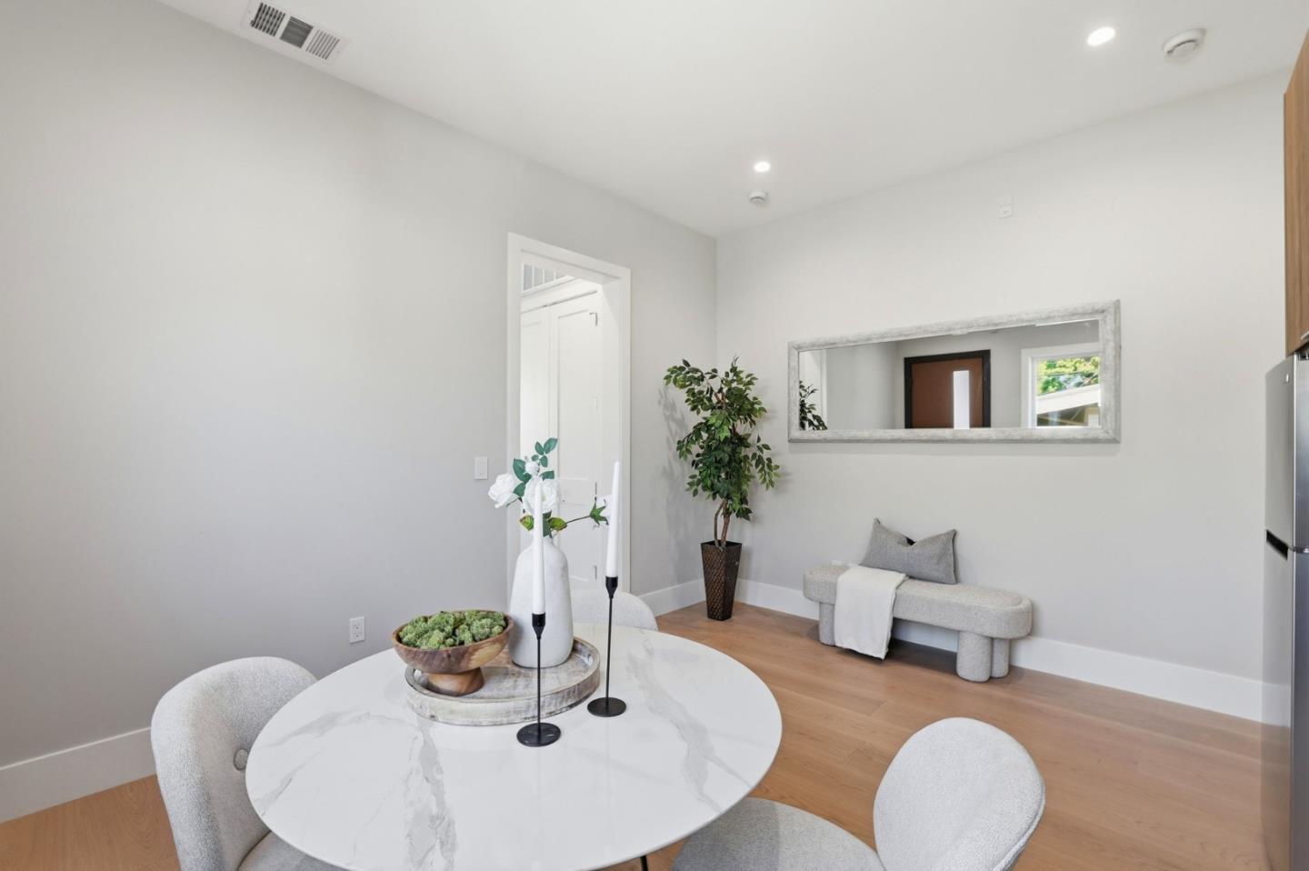 Detail Gallery Image 11 of 43 For 10536 S Tantau Ave, Cupertino,  CA 95014 - 6 Beds | 5 Baths