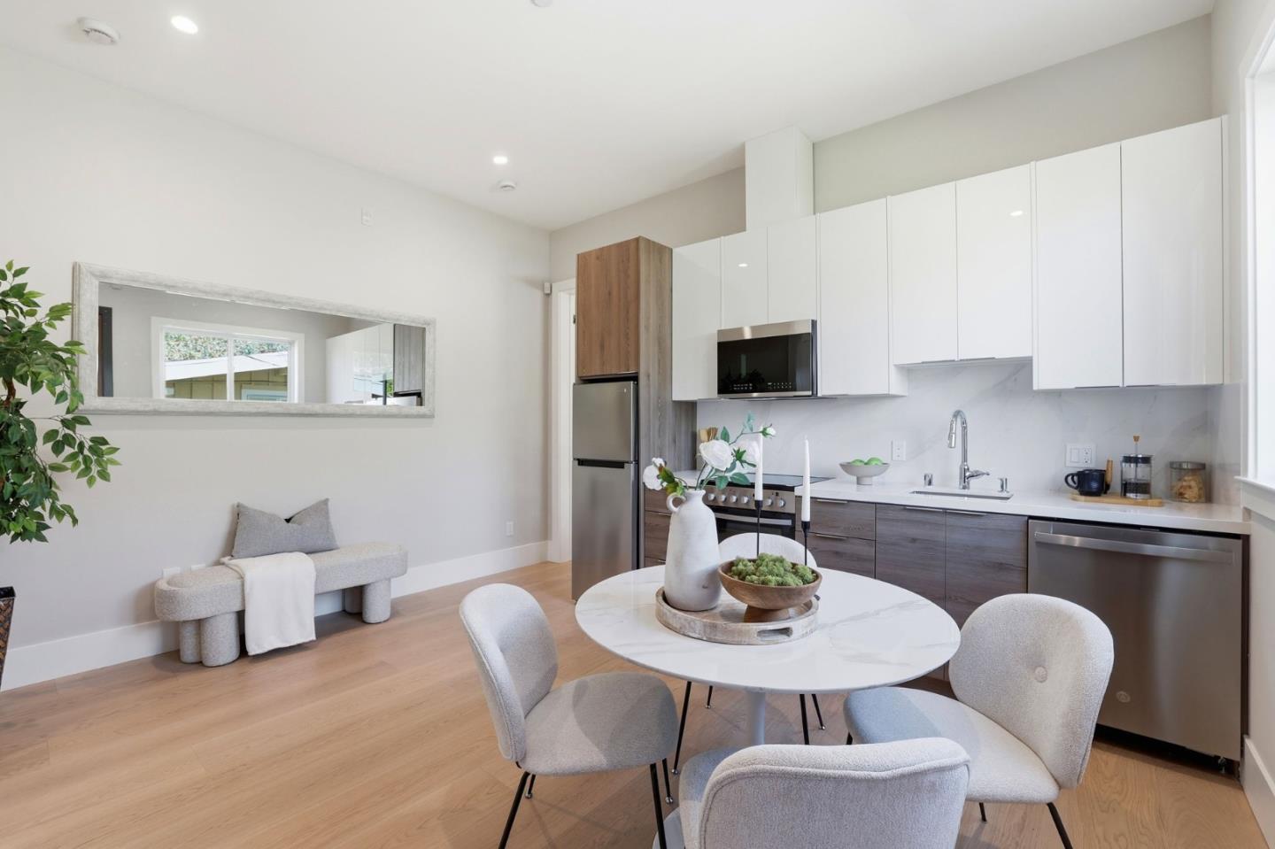 Detail Gallery Image 12 of 43 For 10536 S Tantau Ave, Cupertino,  CA 95014 - 6 Beds | 5 Baths