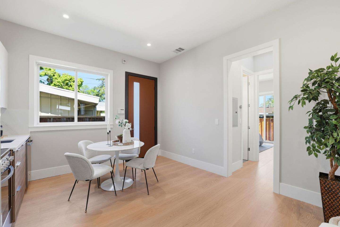 Detail Gallery Image 14 of 43 For 10536 S Tantau Ave, Cupertino,  CA 95014 - 6 Beds | 5 Baths