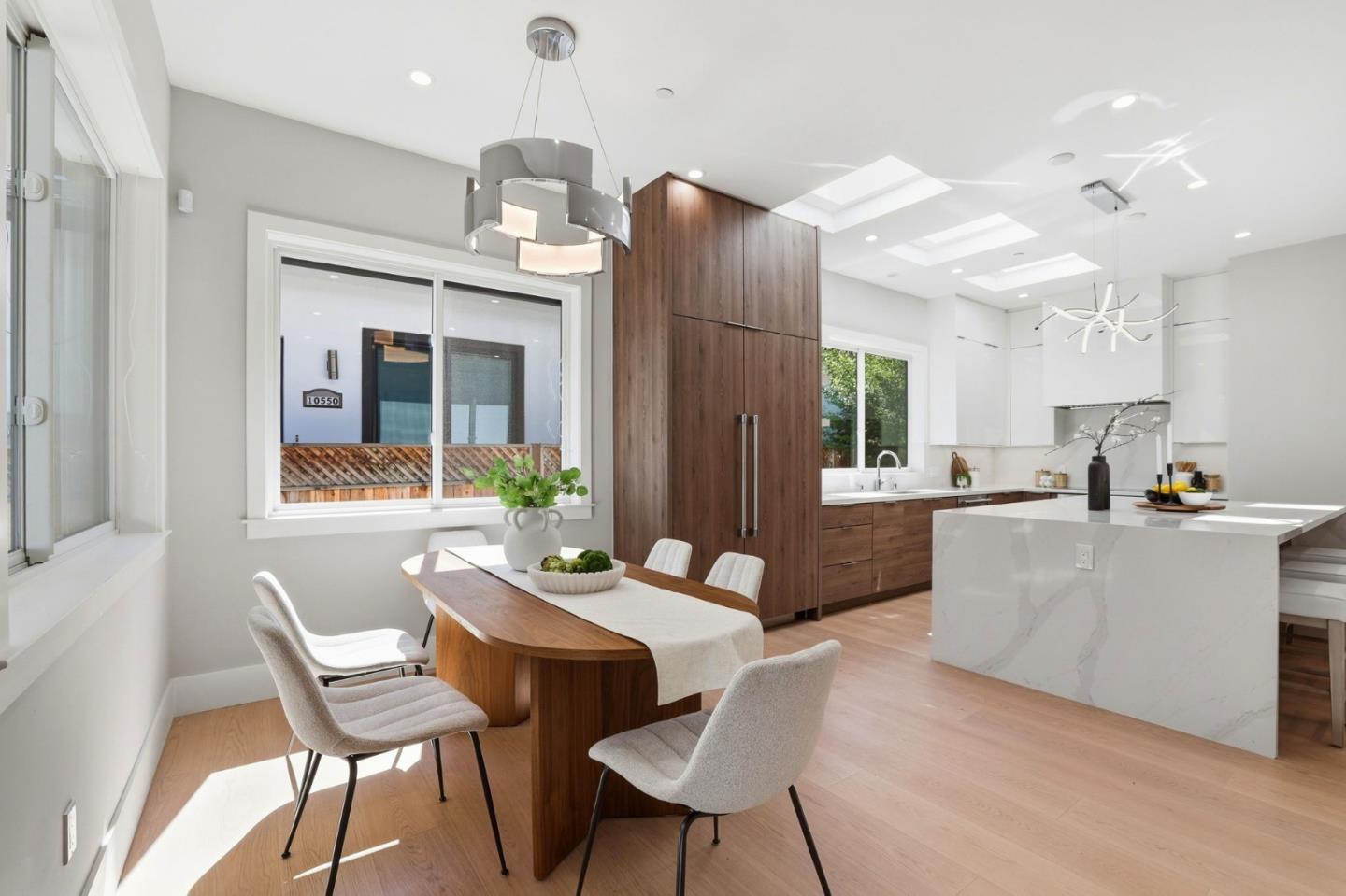 Detail Gallery Image 17 of 43 For 10536 S Tantau Ave, Cupertino,  CA 95014 - 6 Beds | 5 Baths