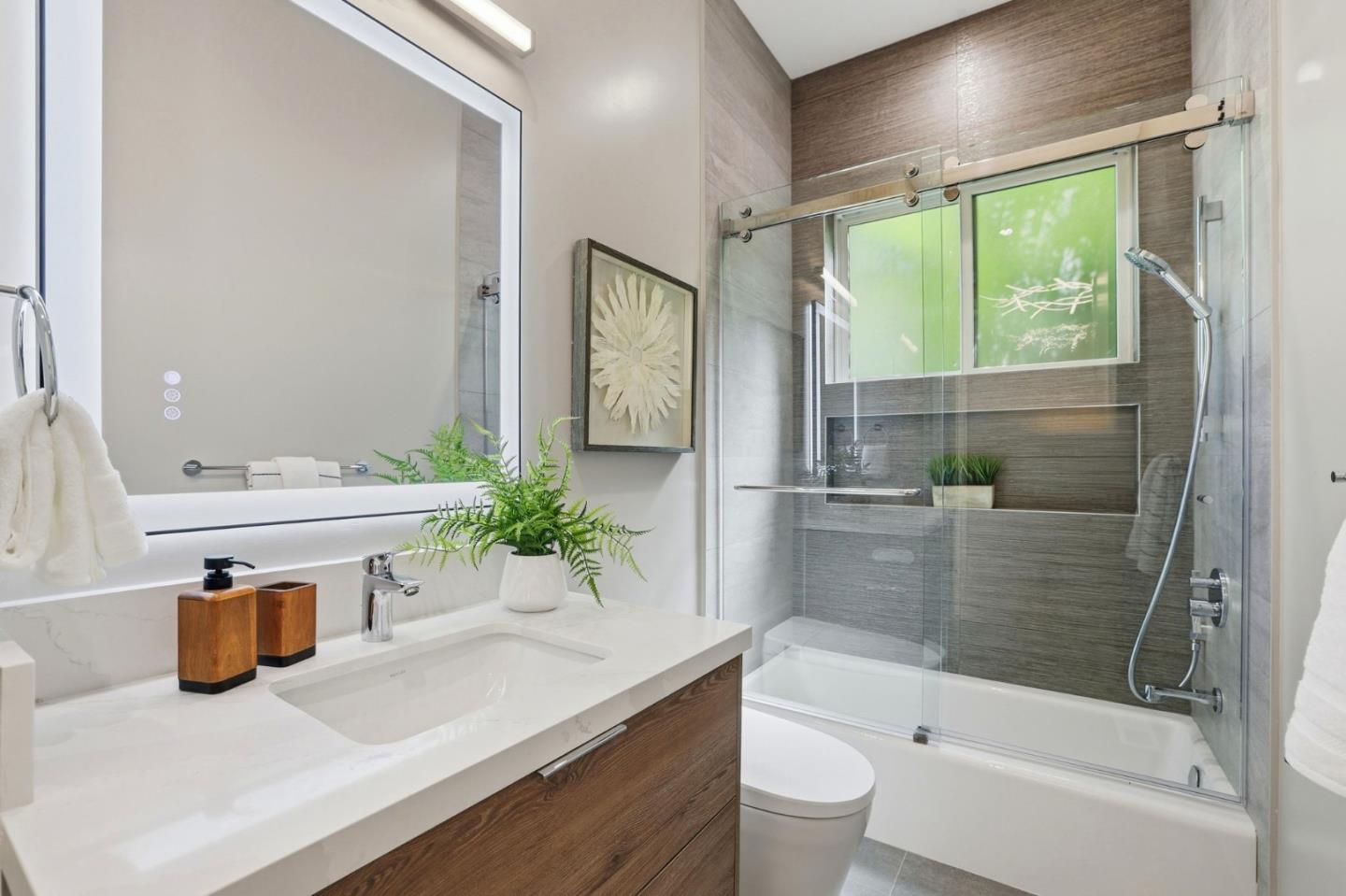 Detail Gallery Image 33 of 43 For 10536 S Tantau Ave, Cupertino,  CA 95014 - 6 Beds | 5 Baths