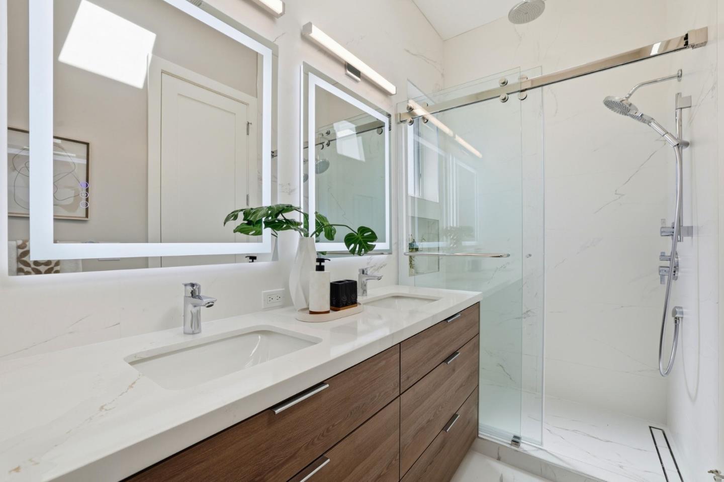 Detail Gallery Image 35 of 43 For 10536 S Tantau Ave, Cupertino,  CA 95014 - 6 Beds | 5 Baths