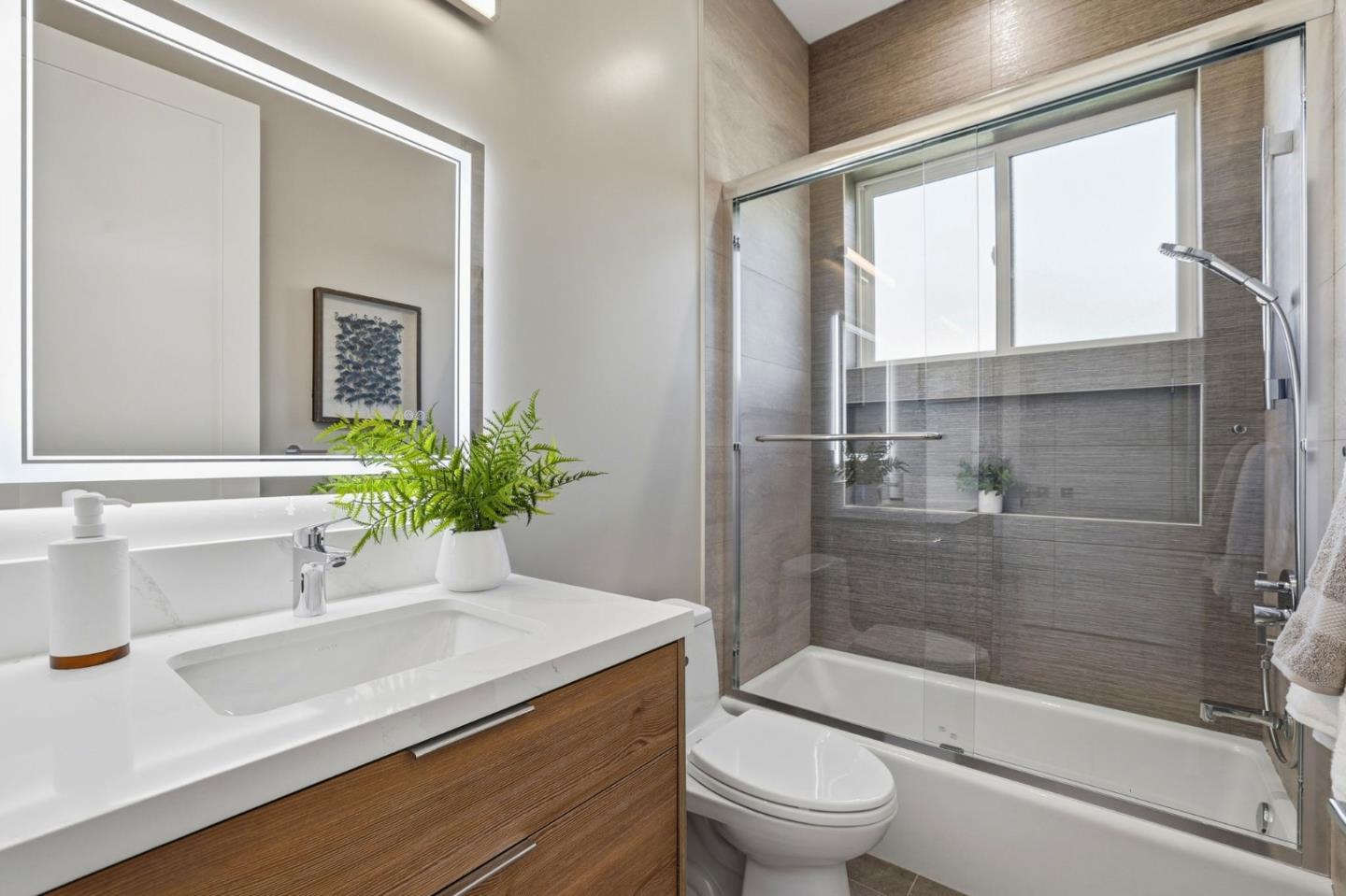 Detail Gallery Image 36 of 43 For 10536 S Tantau Ave, Cupertino,  CA 95014 - 6 Beds | 5 Baths