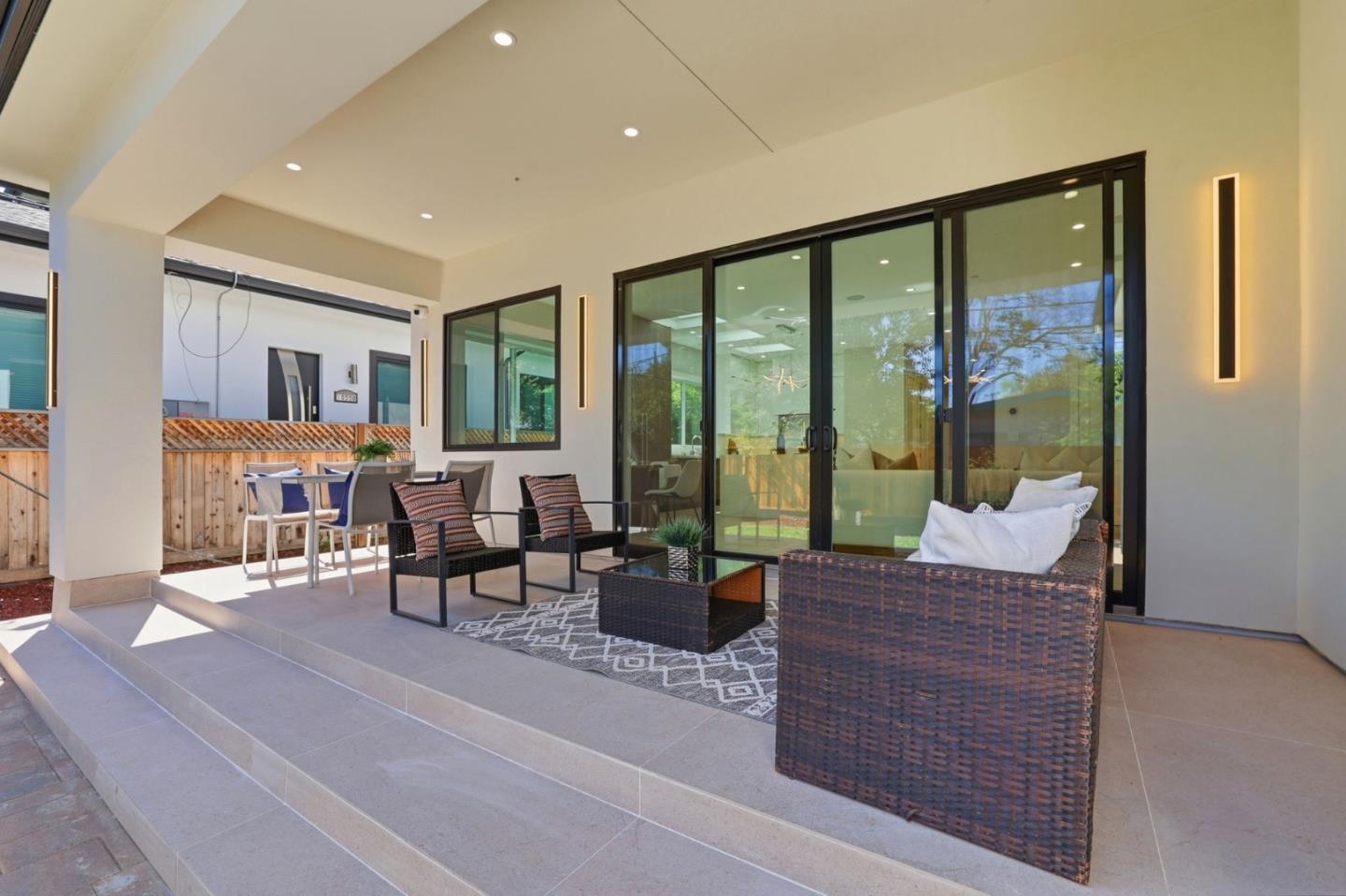 Detail Gallery Image 39 of 43 For 10536 S Tantau Ave, Cupertino,  CA 95014 - 6 Beds | 5 Baths