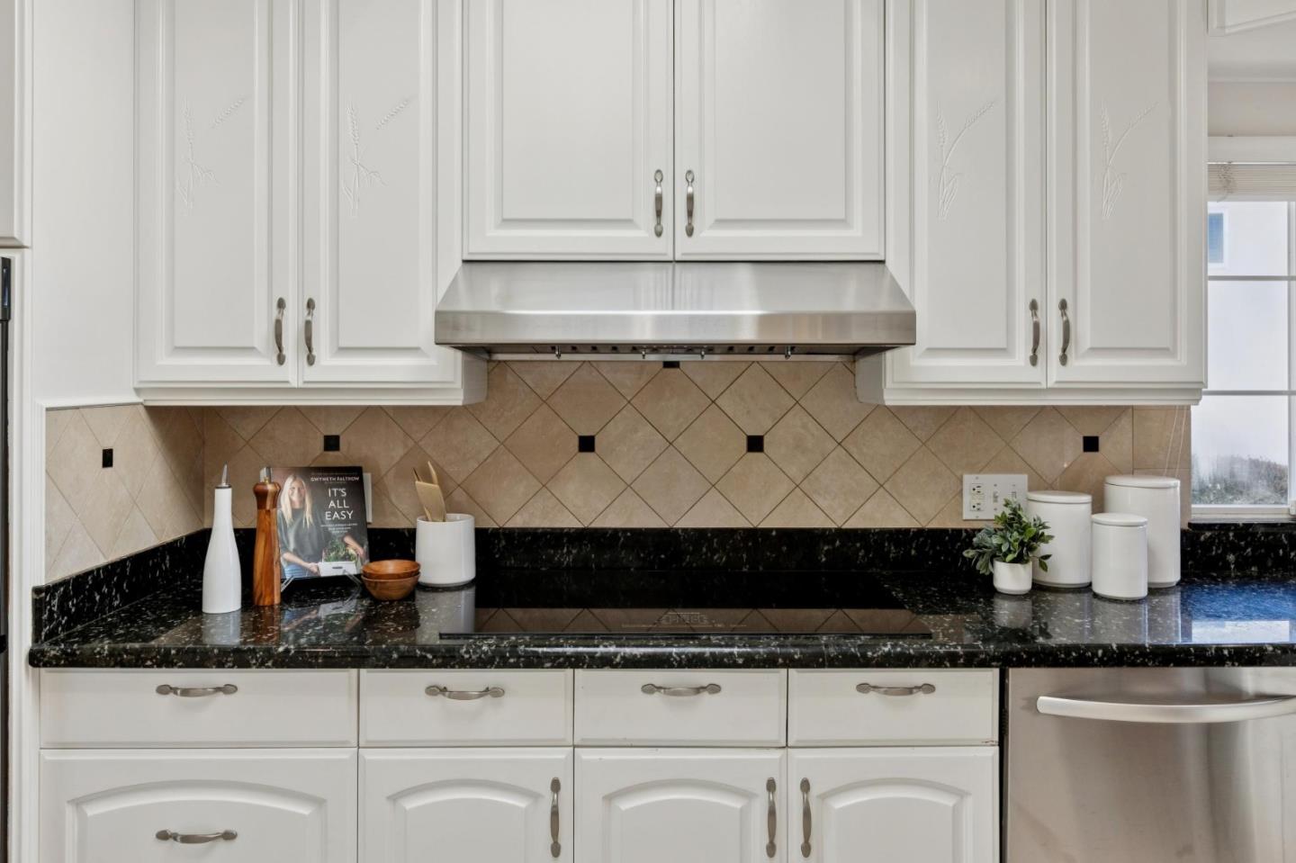 Detail Gallery Image 16 of 83 For 417 36th Ave, San Mateo,  CA 94403 - 3 Beds | 2/1 Baths