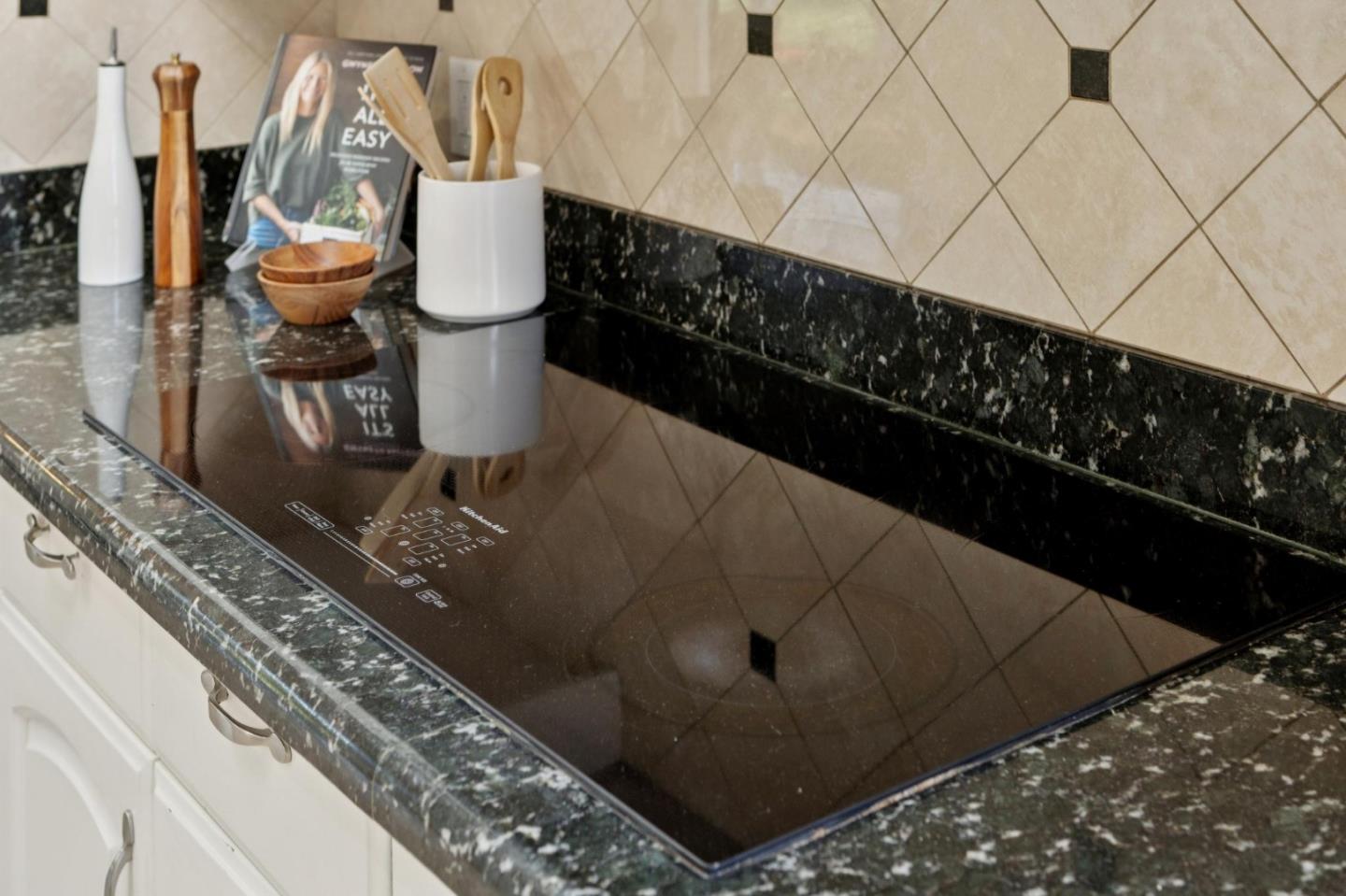 Detail Gallery Image 17 of 83 For 417 36th Ave, San Mateo,  CA 94403 - 3 Beds | 2/1 Baths