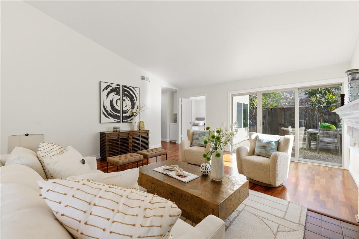 Detail Gallery Image 10 of 72 For 32 Lido Cir, Redwood City,  CA 94065 - 2 Beds | 2 Baths