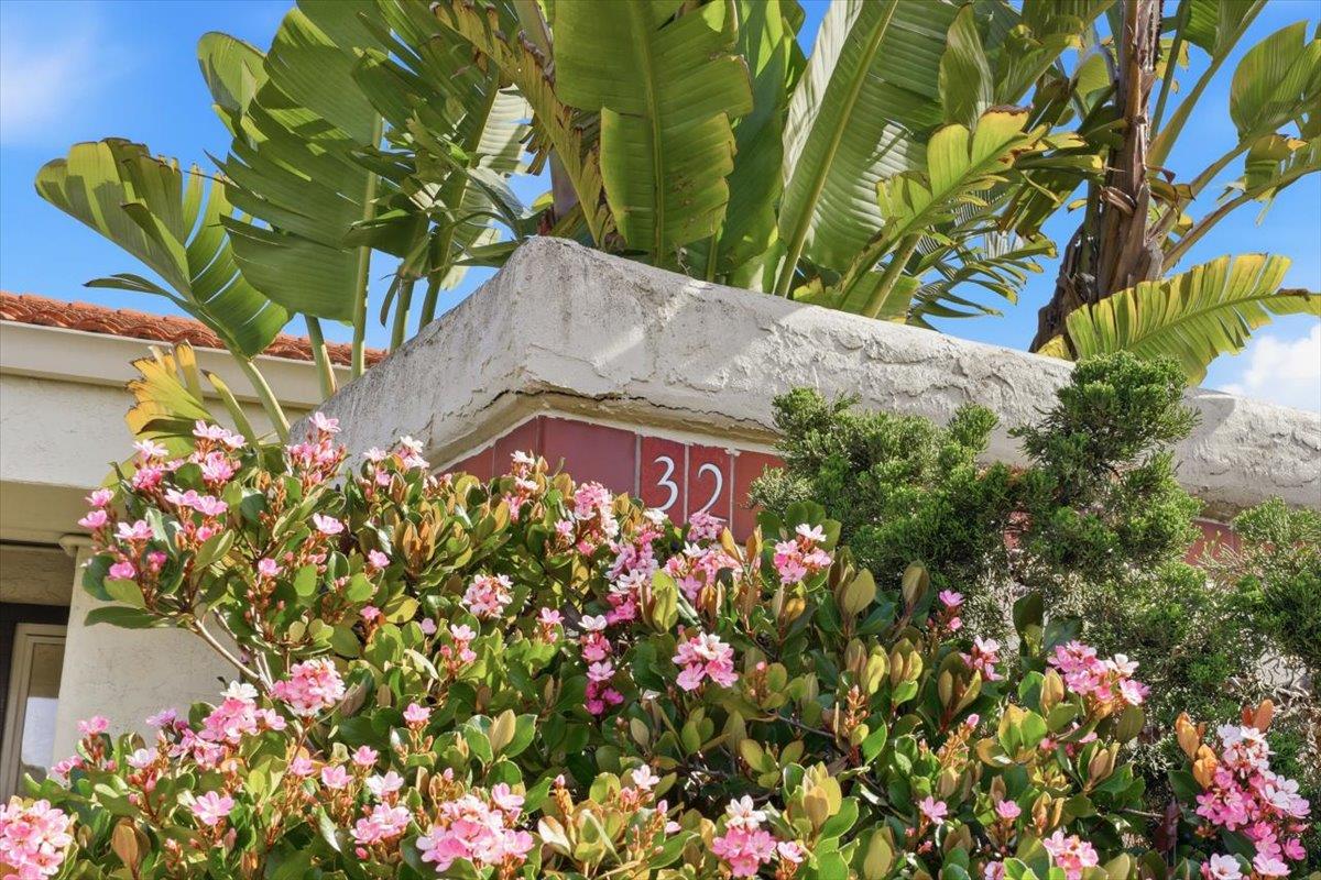 Detail Gallery Image 3 of 72 For 32 Lido Cir, Redwood City,  CA 94065 - 2 Beds | 2 Baths