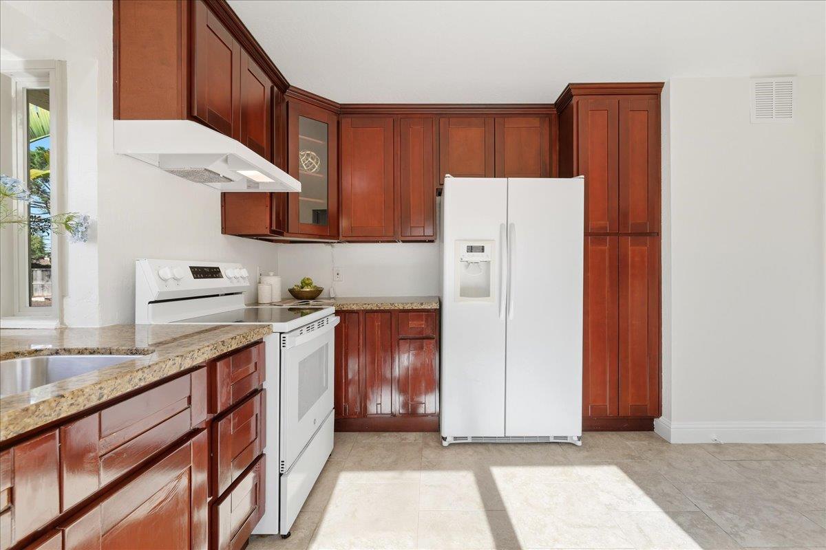 Detail Gallery Image 30 of 72 For 32 Lido Cir, Redwood City,  CA 94065 - 2 Beds | 2 Baths