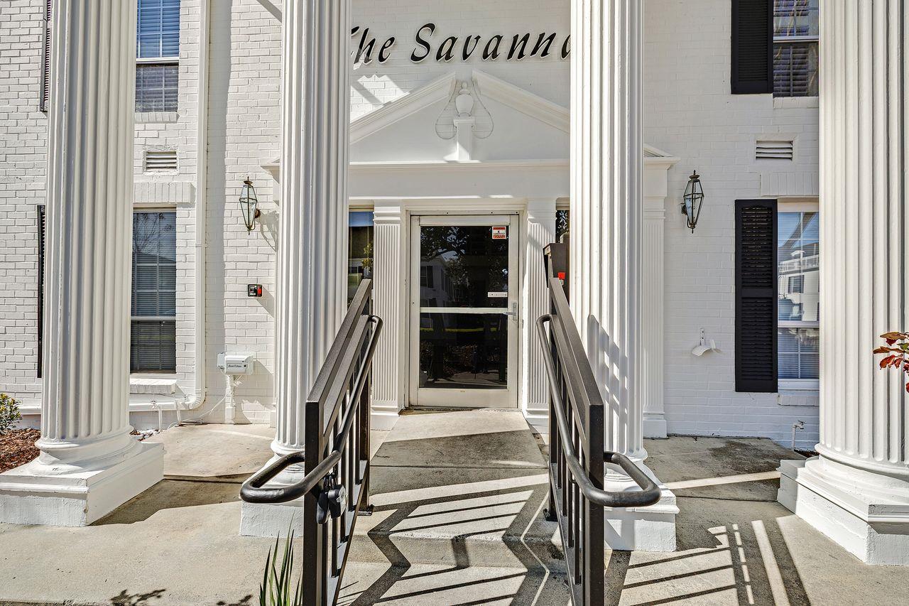 Detail Gallery Image 10 of 61 For 1945 Mount Vernon Ct #3,  Mountain View,  CA 94040 - 2 Beds | 2 Baths