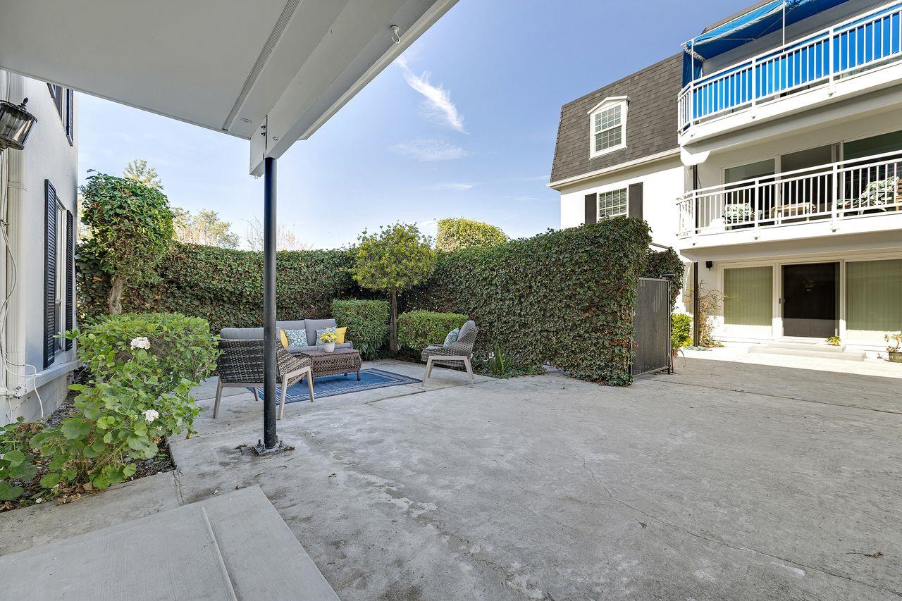 Detail Gallery Image 23 of 61 For 1945 Mount Vernon Ct #3,  Mountain View,  CA 94040 - 2 Beds | 2 Baths