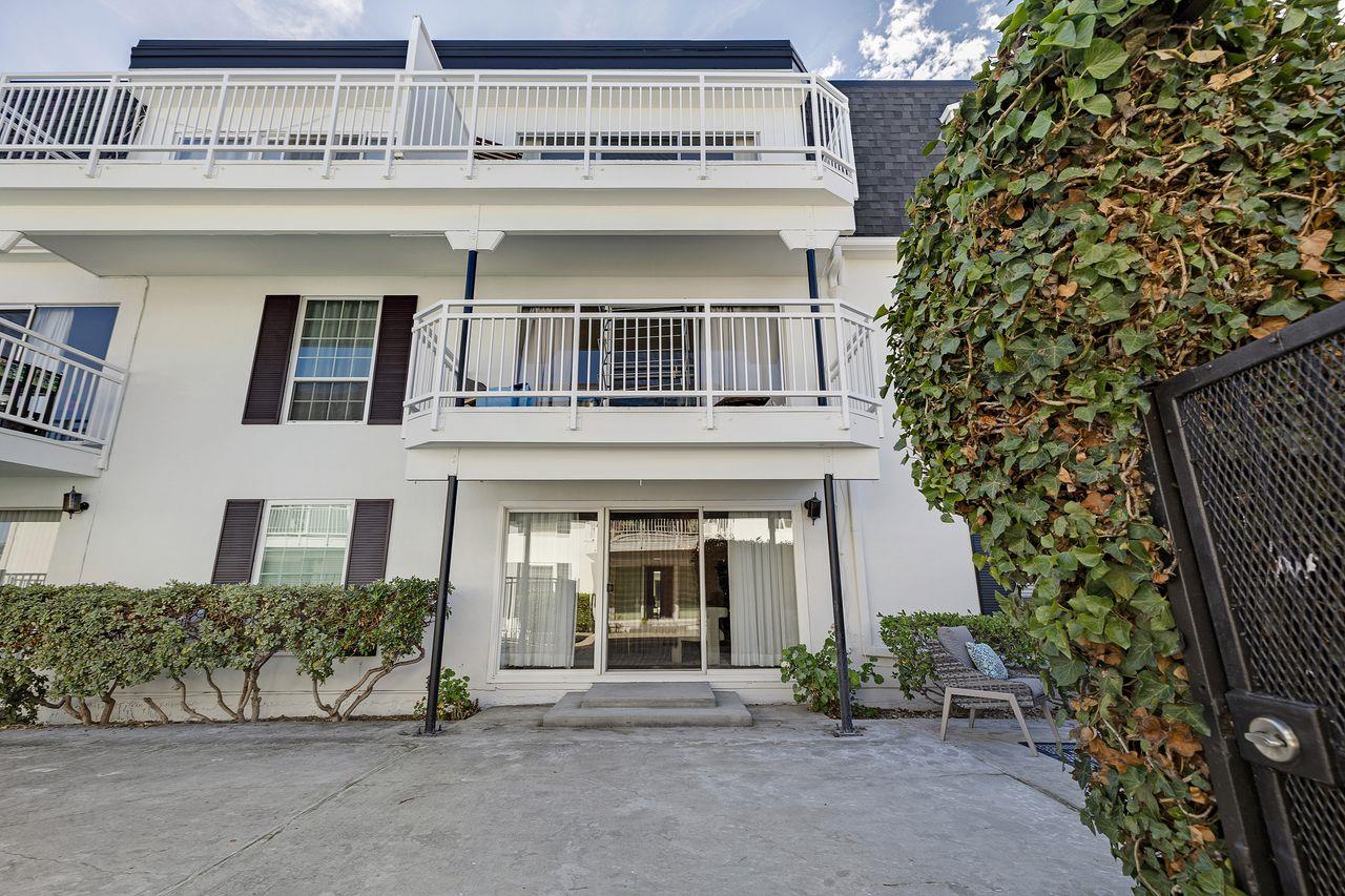 Detail Gallery Image 28 of 61 For 1945 Mount Vernon Ct #3,  Mountain View,  CA 94040 - 2 Beds | 2 Baths