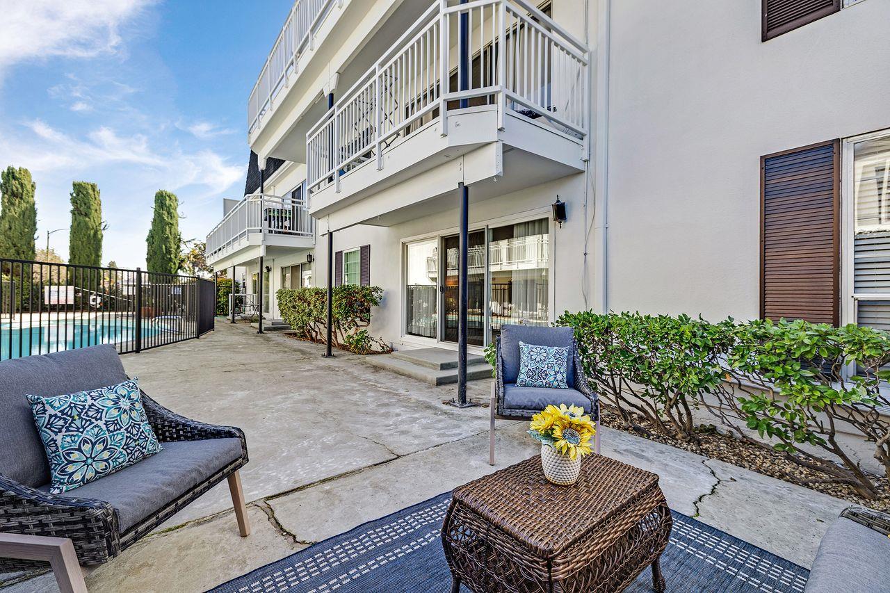 Detail Gallery Image 33 of 61 For 1945 Mount Vernon Ct #3,  Mountain View,  CA 94040 - 2 Beds | 2 Baths
