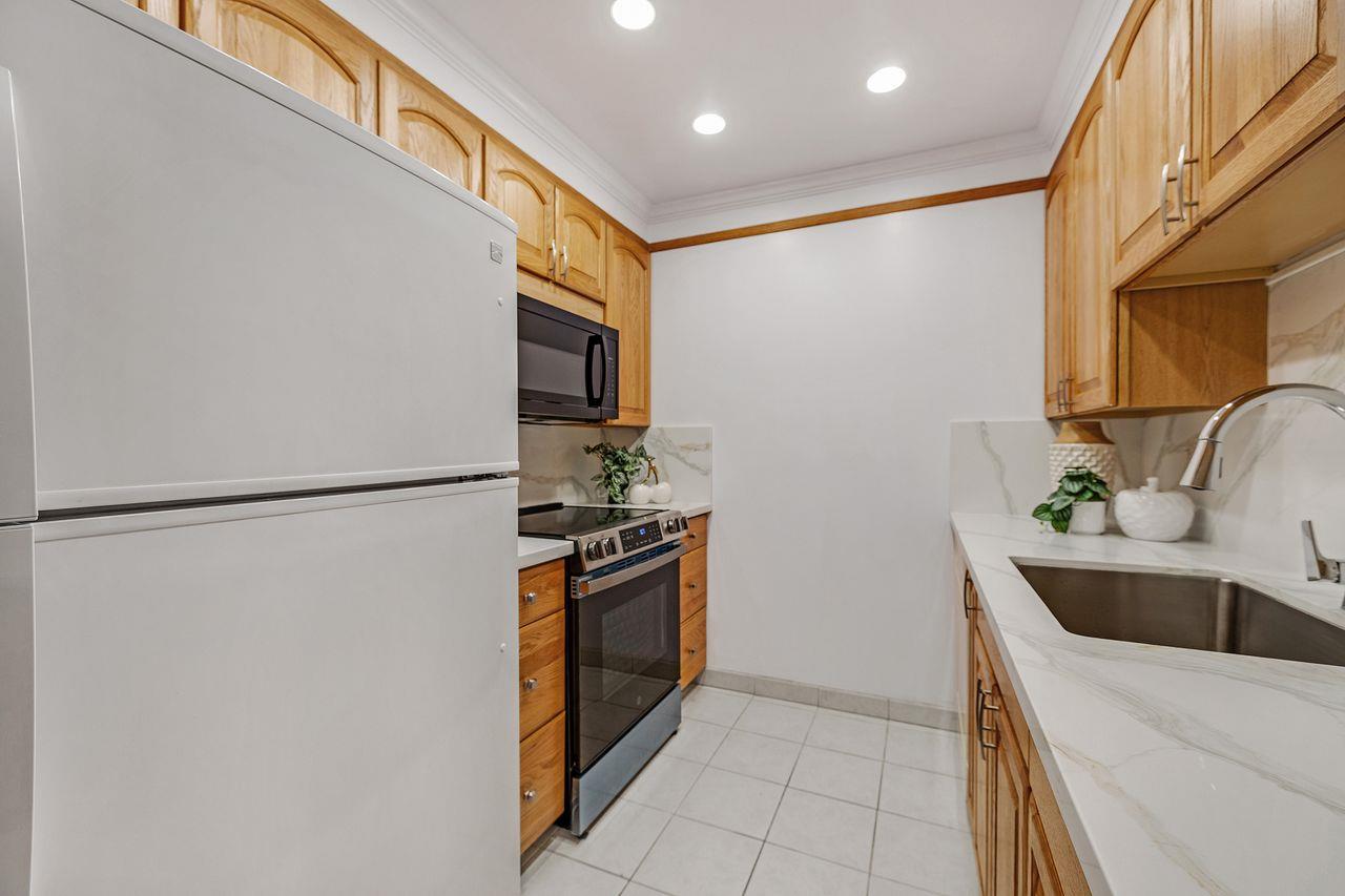 Detail Gallery Image 40 of 61 For 1945 Mount Vernon Ct #3,  Mountain View,  CA 94040 - 2 Beds | 2 Baths