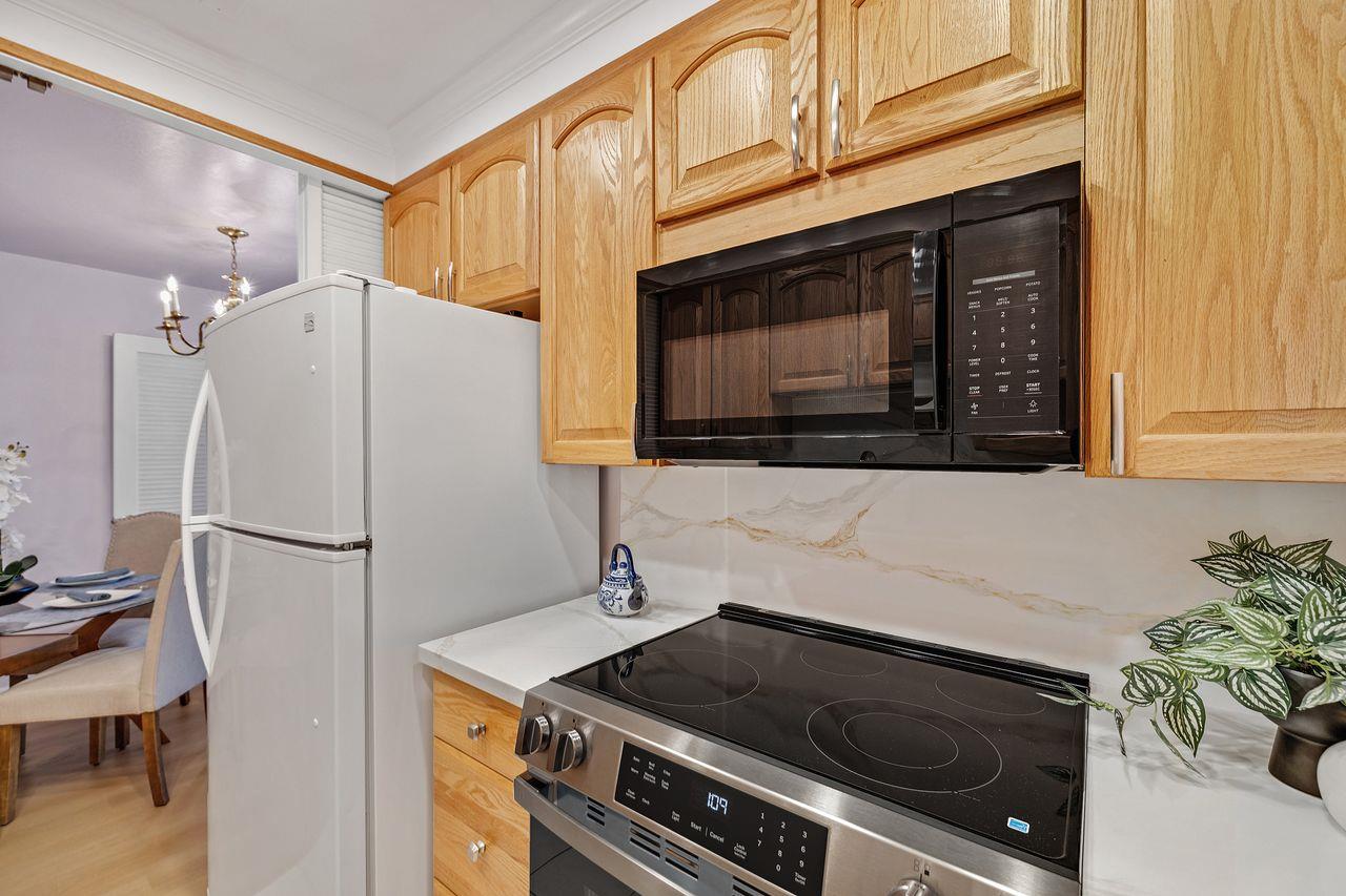 Detail Gallery Image 43 of 61 For 1945 Mount Vernon Ct #3,  Mountain View,  CA 94040 - 2 Beds | 2 Baths