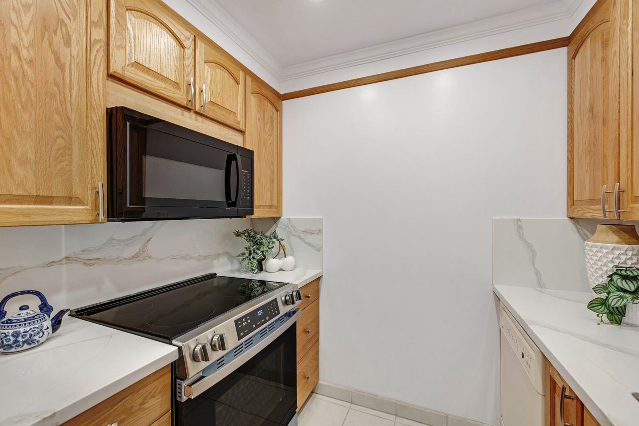 Detail Gallery Image 44 of 61 For 1945 Mount Vernon Ct #3,  Mountain View,  CA 94040 - 2 Beds | 2 Baths