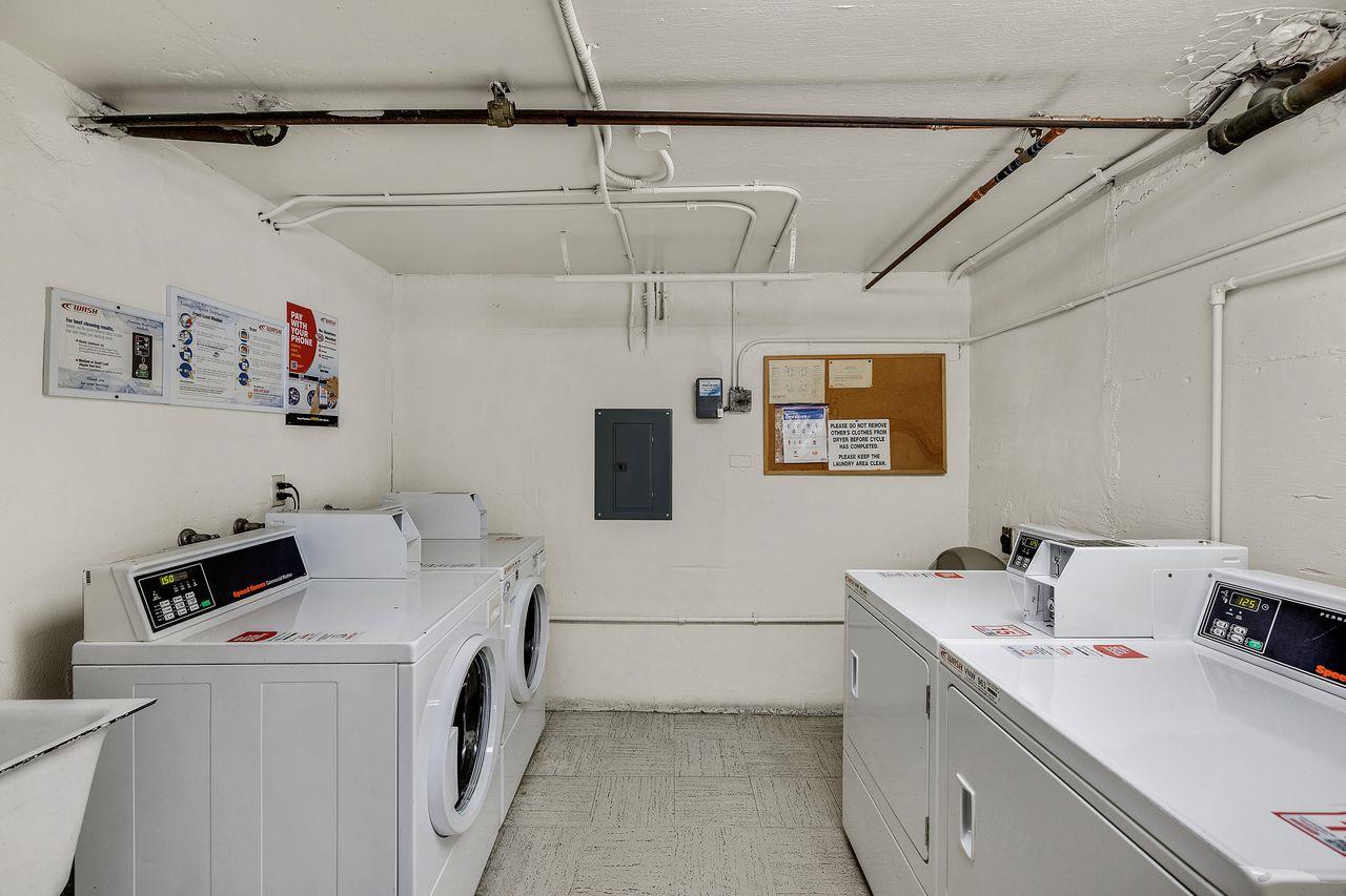 Detail Gallery Image 55 of 61 For 1945 Mount Vernon Ct #3,  Mountain View,  CA 94040 - 2 Beds | 2 Baths