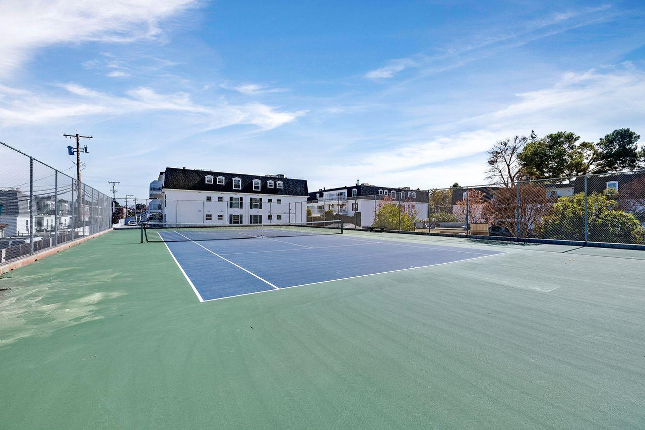 Detail Gallery Image 59 of 61 For 1945 Mount Vernon Ct #3,  Mountain View,  CA 94040 - 2 Beds | 2 Baths