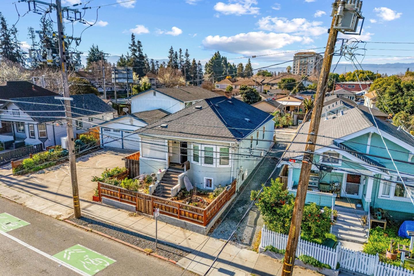 Detail Gallery Image 20 of 36 For 1365 Vine St, San Jose,  CA 95110 - 8 Beds | 3 Baths