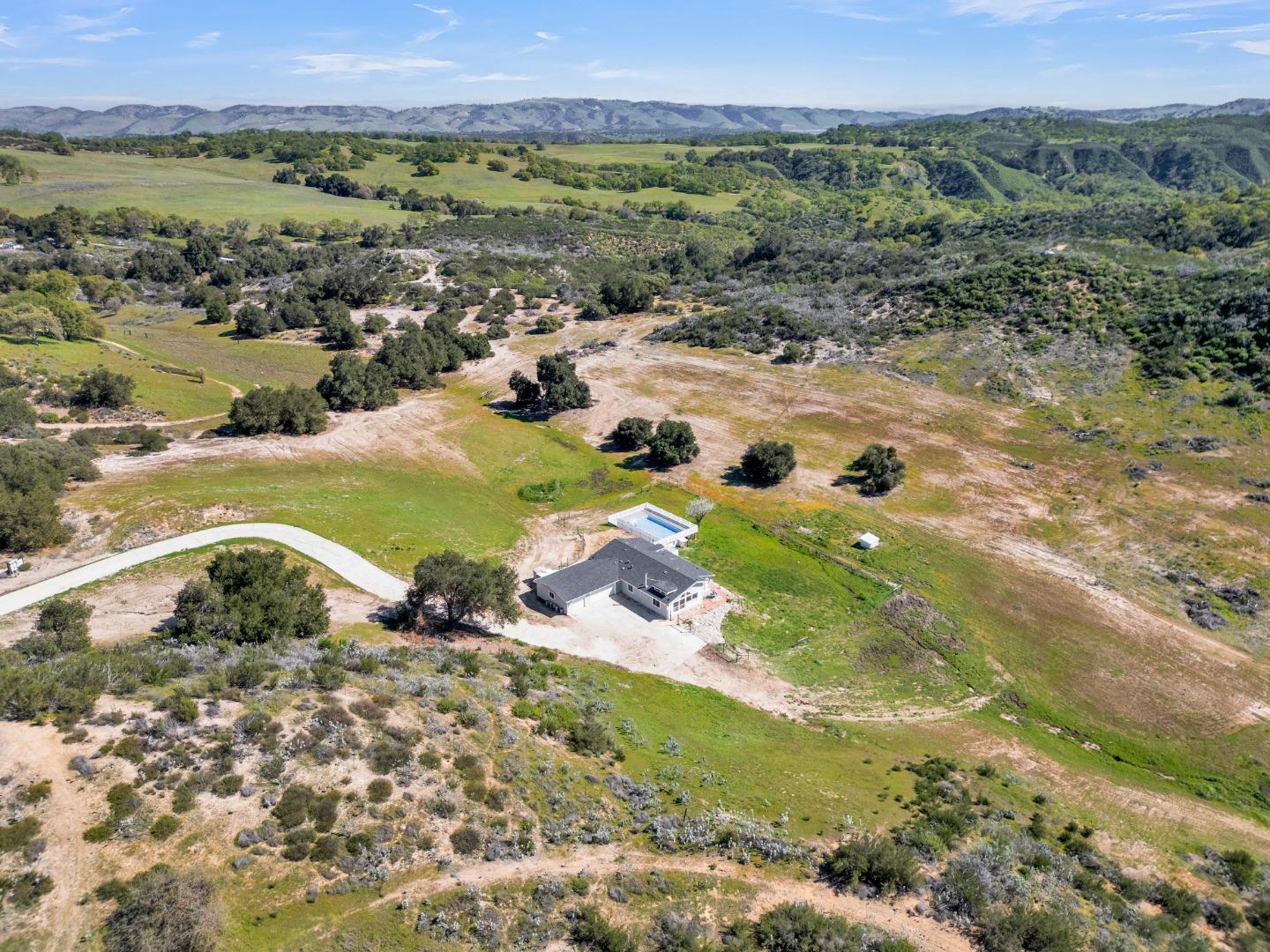 Detail Gallery Image 3 of 41 For 53330 Smith Rd, Bradley,  CA 93426 - 3 Beds | 2 Baths