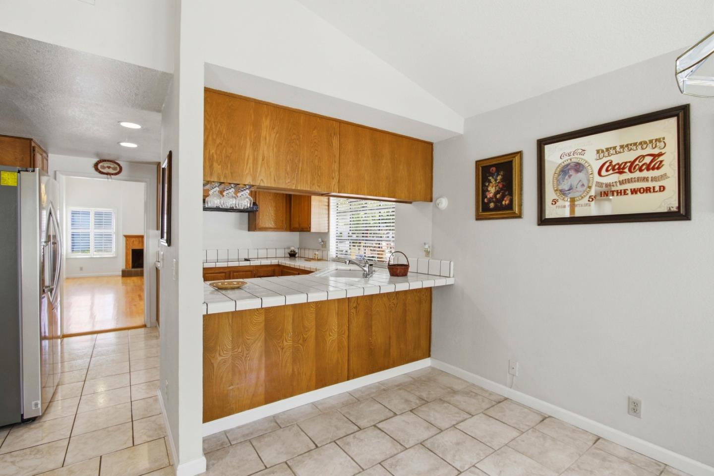 Detail Gallery Image 13 of 47 For 2836 Broken Oak Ct, San Jose,  CA 95148 - 4 Beds | 2 Baths