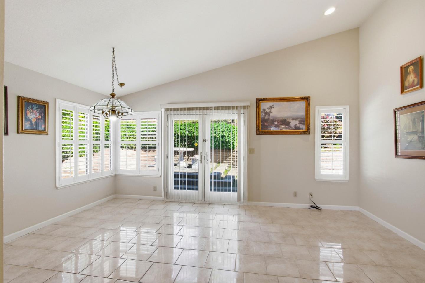 Detail Gallery Image 17 of 47 For 2836 Broken Oak Ct, San Jose,  CA 95148 - 4 Beds | 2 Baths