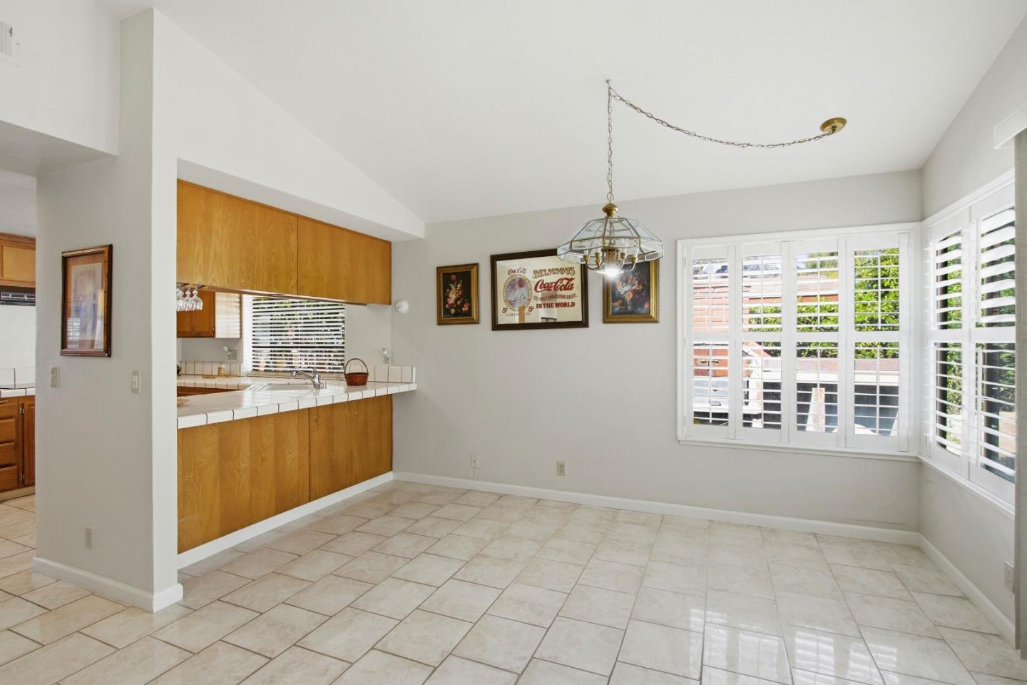 Detail Gallery Image 18 of 47 For 2836 Broken Oak Ct, San Jose,  CA 95148 - 4 Beds | 2 Baths