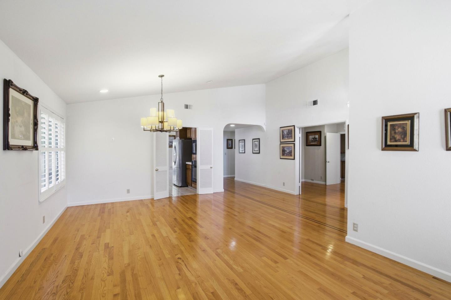 Detail Gallery Image 9 of 47 For 2836 Broken Oak Ct, San Jose,  CA 95148 - 4 Beds | 2 Baths