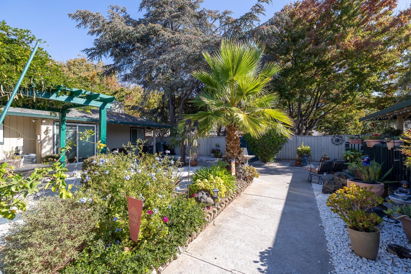 Detail Gallery Image 10 of 19 For 1423 &1425 Essex Way, San Jose,  CA 95117 - – Beds | – Baths