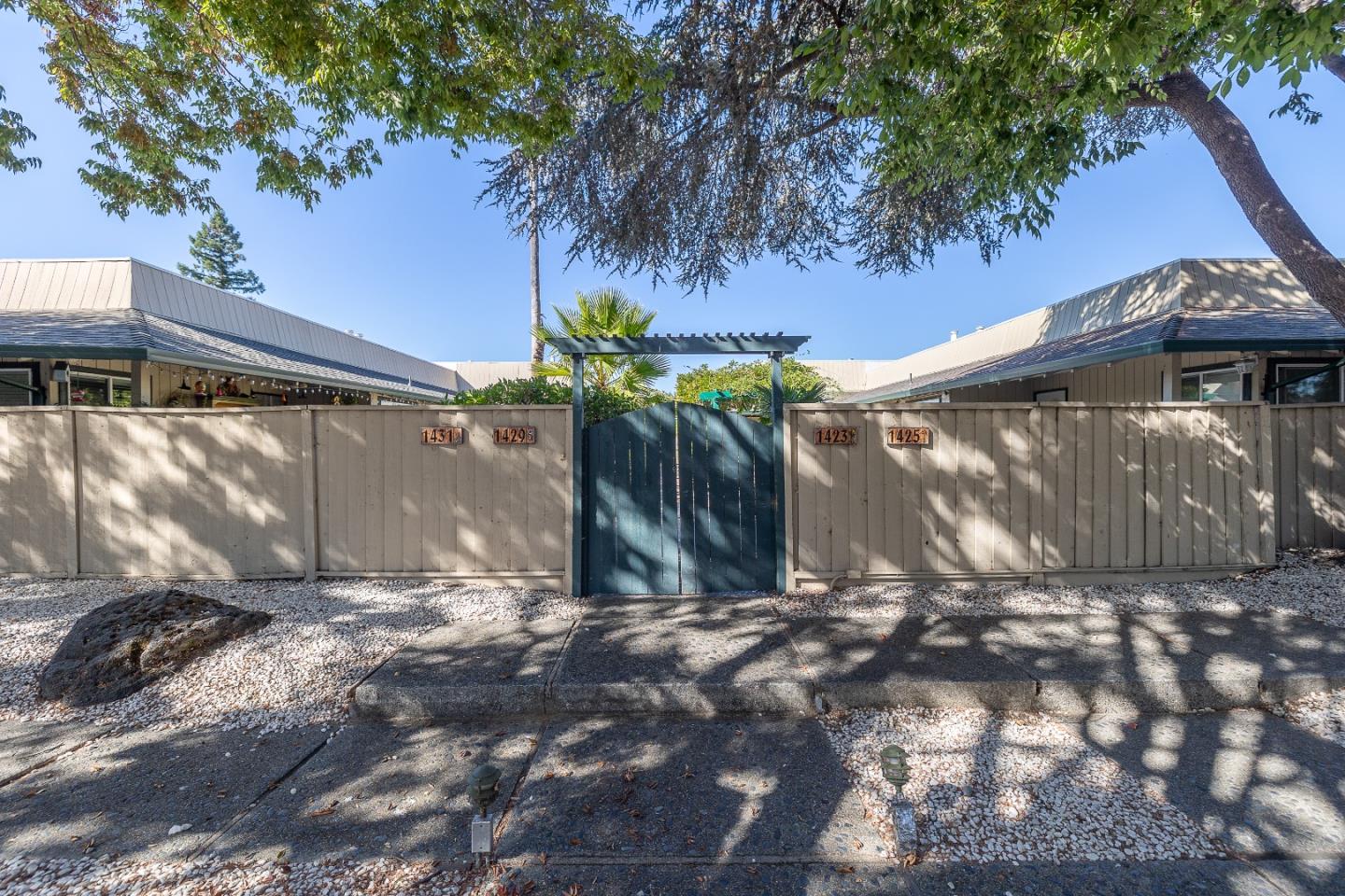 Hodel, Hollister, CA, 95023