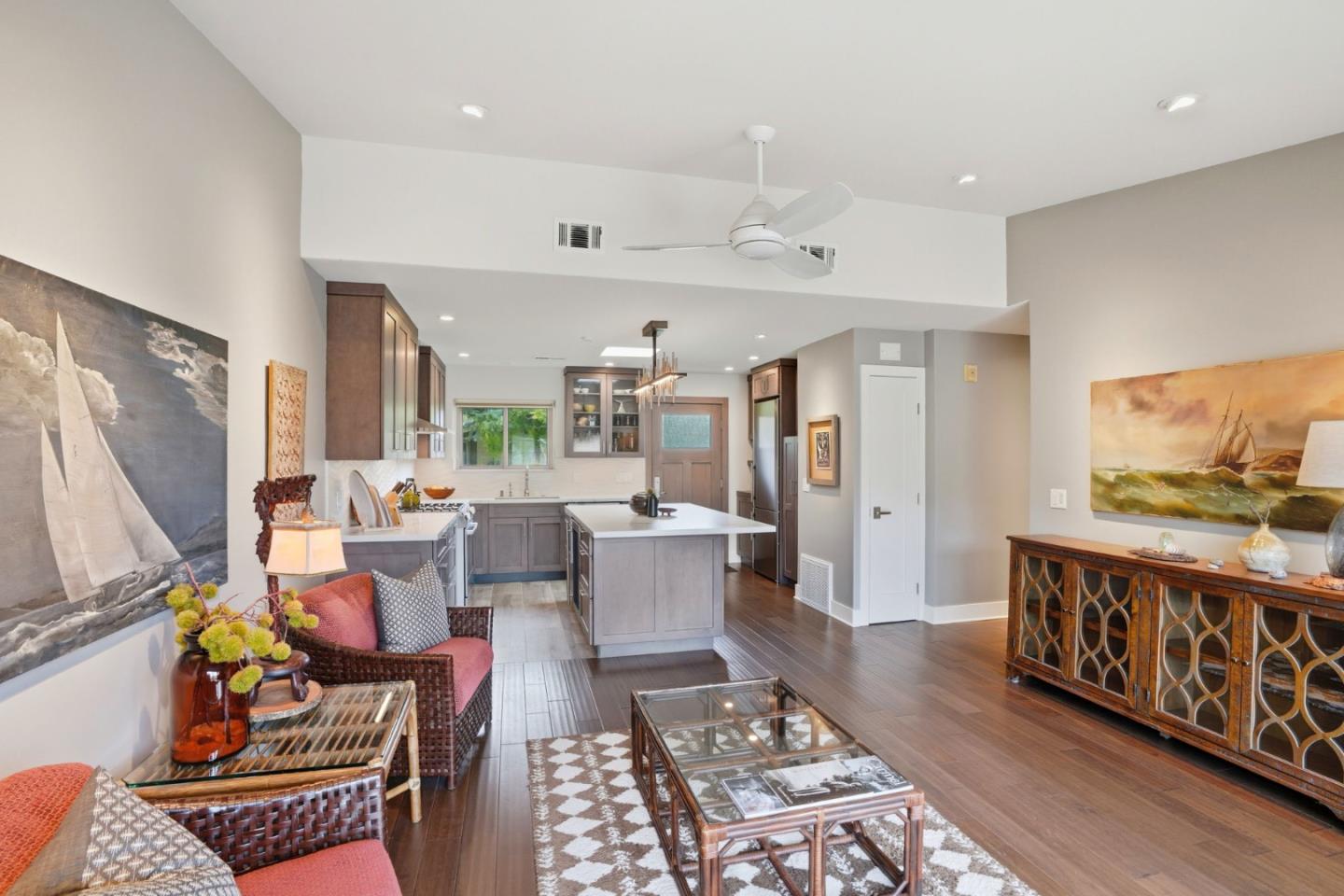 Detail Gallery Image 10 of 32 For 207 Hacienda Carmel, Carmel,  CA 93923 - 2 Beds | 2 Baths