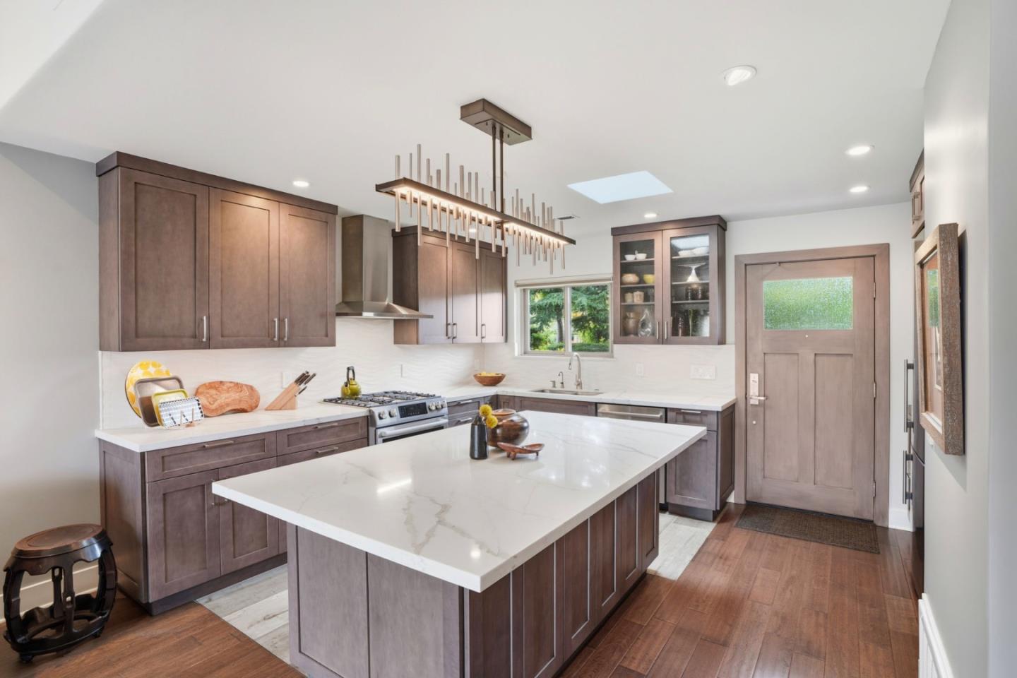 Detail Gallery Image 11 of 32 For 207 Hacienda Carmel, Carmel,  CA 93923 - 2 Beds | 2 Baths