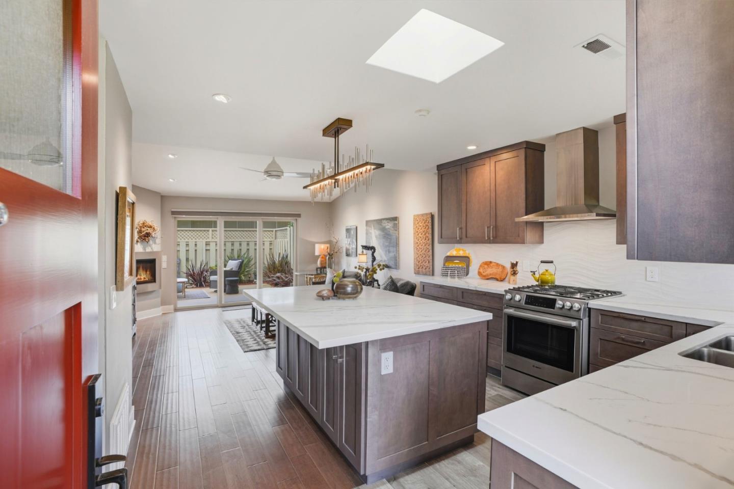 Detail Gallery Image 12 of 32 For 207 Hacienda Carmel, Carmel,  CA 93923 - 2 Beds | 2 Baths