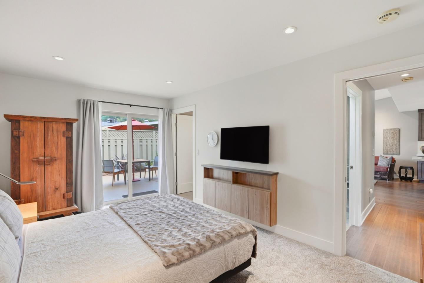 Detail Gallery Image 19 of 32 For 207 Hacienda Carmel, Carmel,  CA 93923 - 2 Beds | 2 Baths