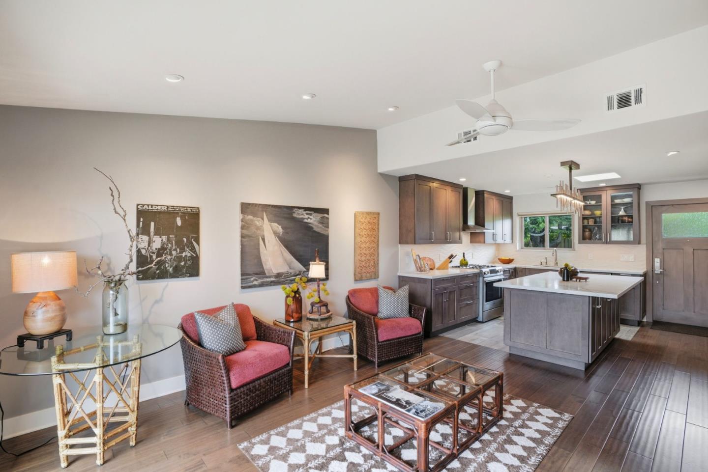 Detail Gallery Image 7 of 32 For 207 Hacienda Carmel, Carmel,  CA 93923 - 2 Beds | 2 Baths