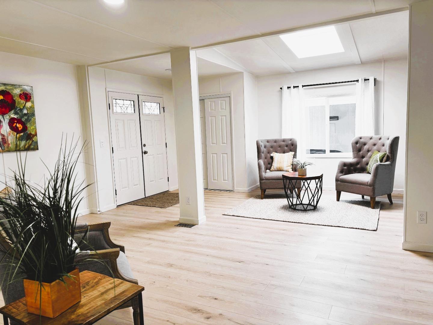 Detail Gallery Image 11 of 34 For 128 Chateau La Salle Dr #128,  San Jose,  CA 95111 - 3 Beds | 2 Baths