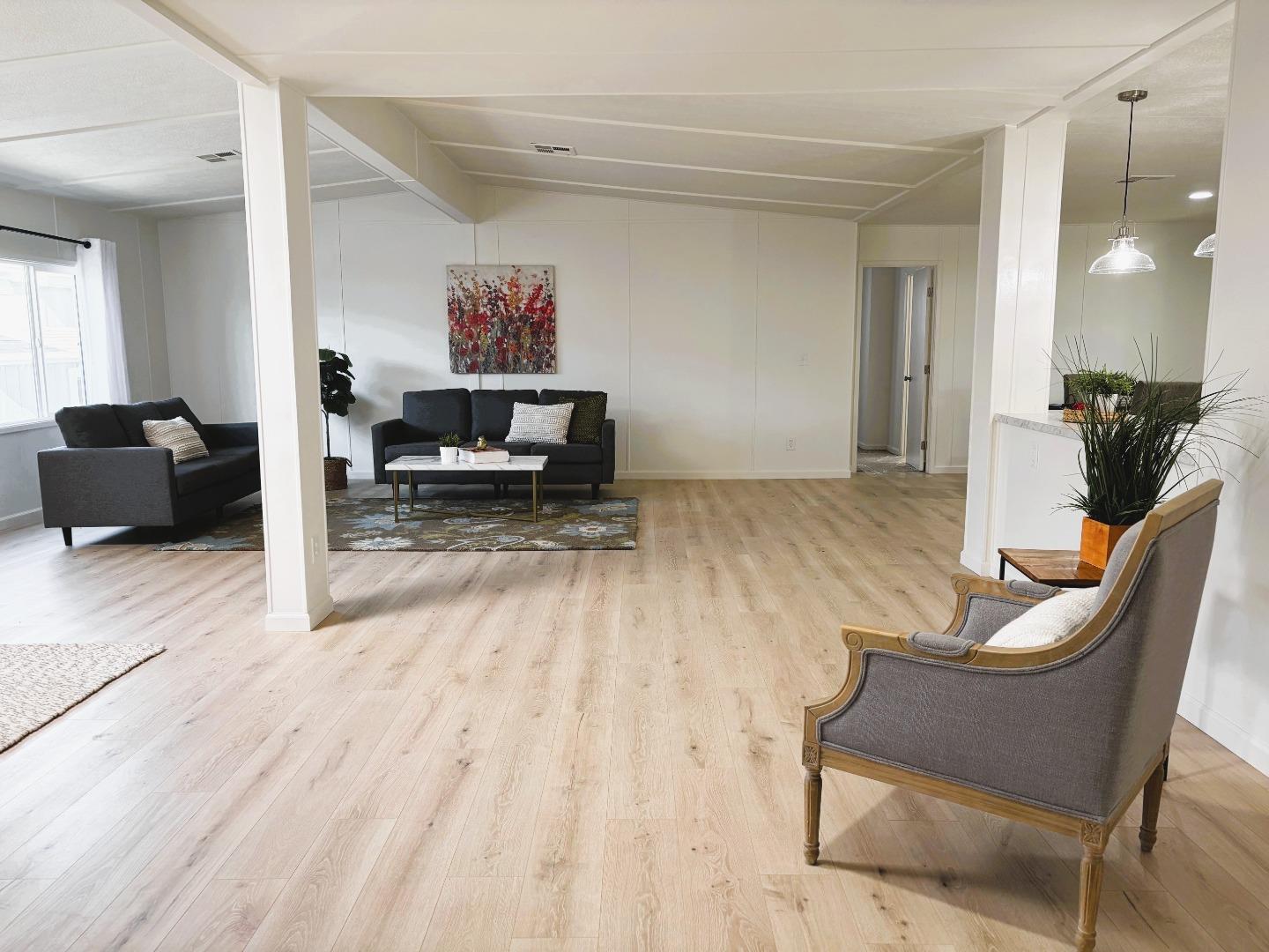 Detail Gallery Image 18 of 34 For 128 Chateau La Salle Dr #128,  San Jose,  CA 95111 - 3 Beds | 2 Baths