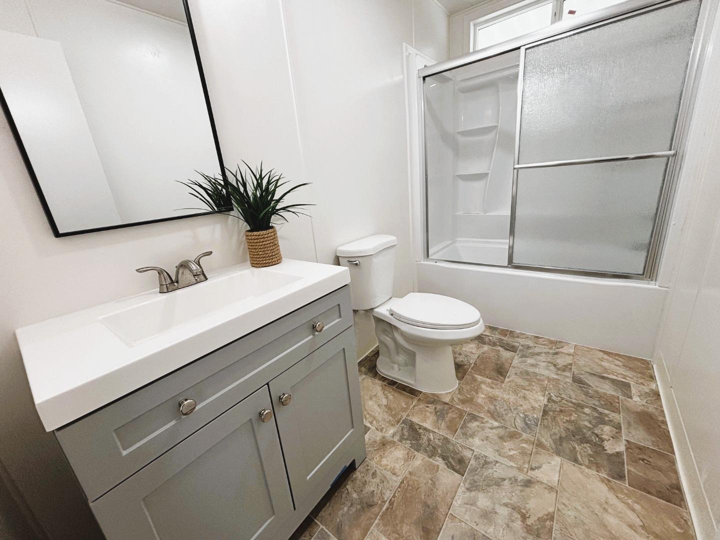 Detail Gallery Image 22 of 34 For 128 Chateau La Salle Dr #128,  San Jose,  CA 95111 - 3 Beds | 2 Baths