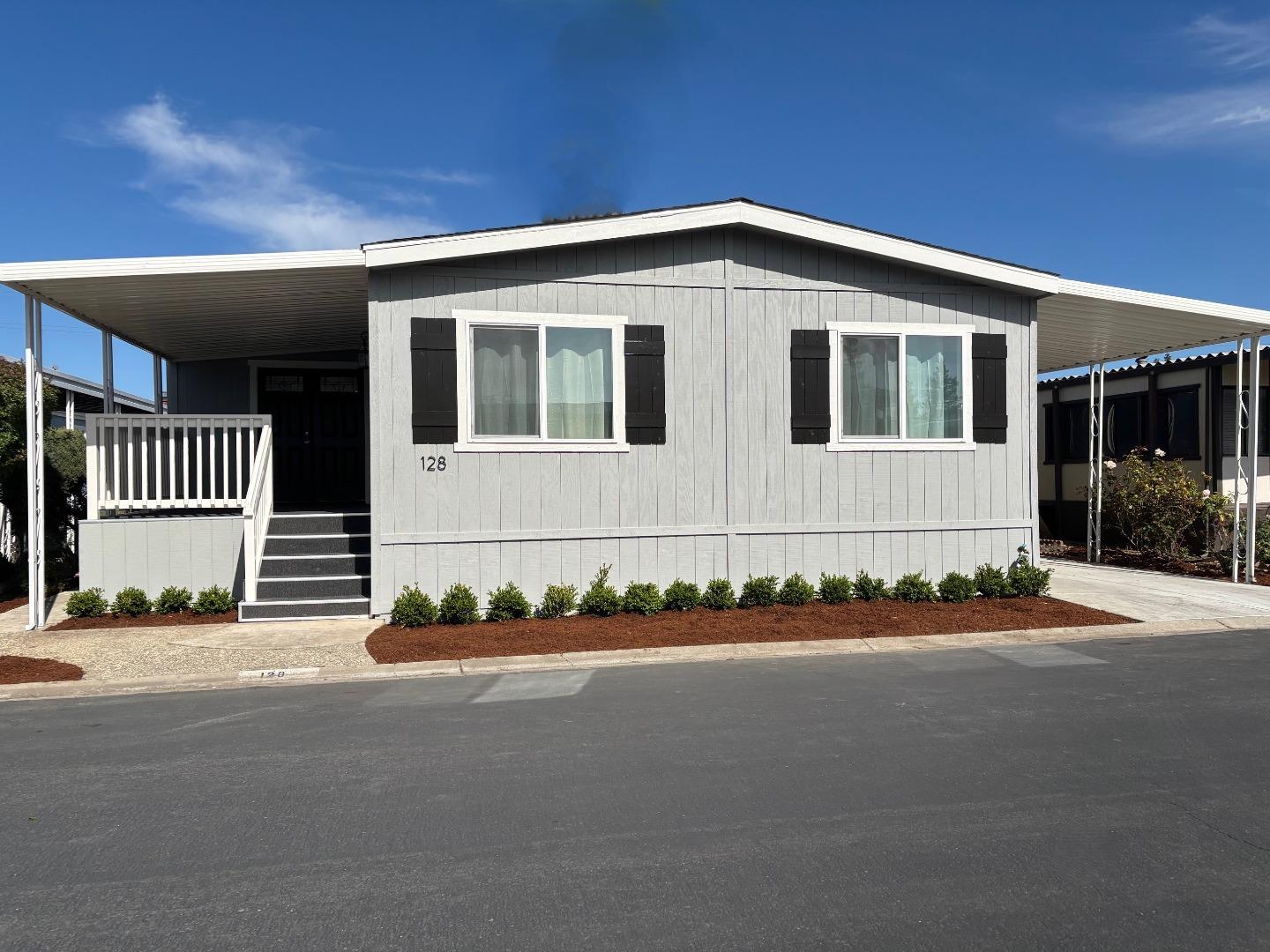 Detail Gallery Image 26 of 34 For 128 Chateau La Salle Dr #128,  San Jose,  CA 95111 - 3 Beds | 2 Baths