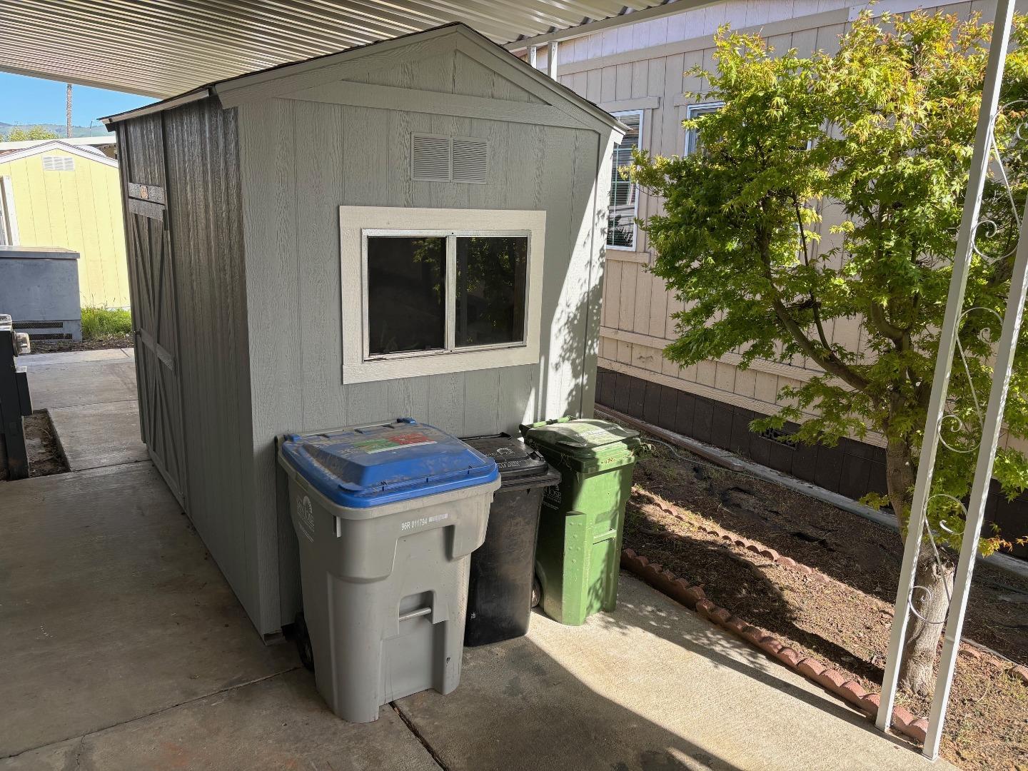 Detail Gallery Image 28 of 34 For 128 Chateau La Salle Dr #128,  San Jose,  CA 95111 - 3 Beds | 2 Baths