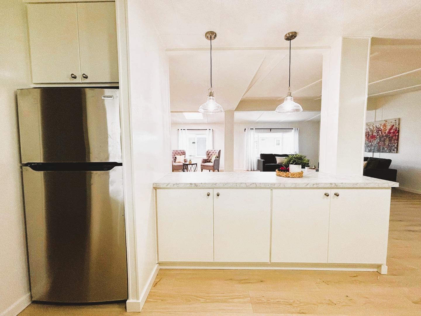 Detail Gallery Image 5 of 34 For 128 Chateau La Salle Dr #128,  San Jose,  CA 95111 - 3 Beds | 2 Baths