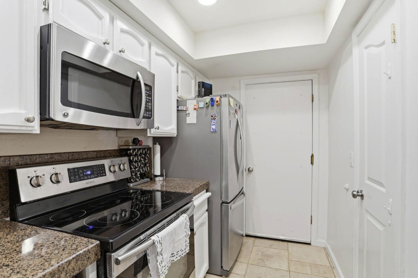 Detail Gallery Image 17 of 41 For 4967 Cherry Ave, San Jose,  CA 95118 - 3 Beds | 2/1 Baths