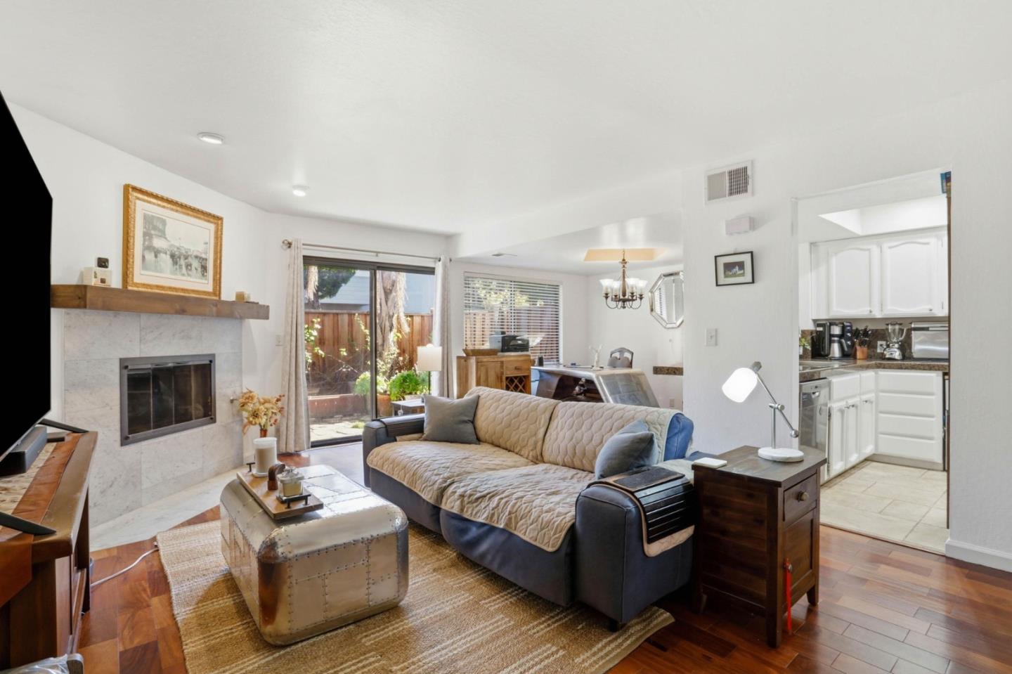 Detail Gallery Image 7 of 41 For 4967 Cherry Ave, San Jose,  CA 95118 - 3 Beds | 2/1 Baths